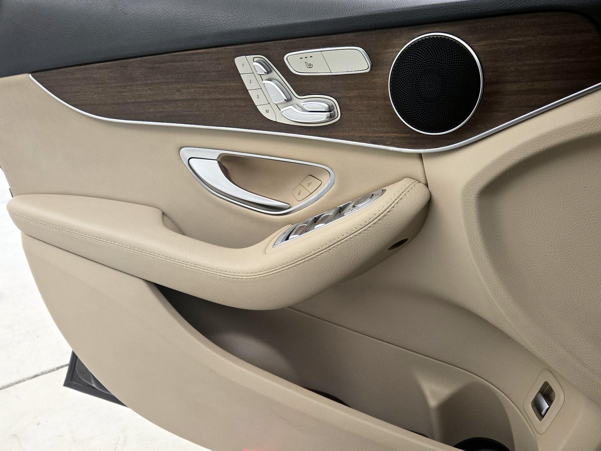 Thumbnail: 2019 Mercedes-Benz C-Class - 12