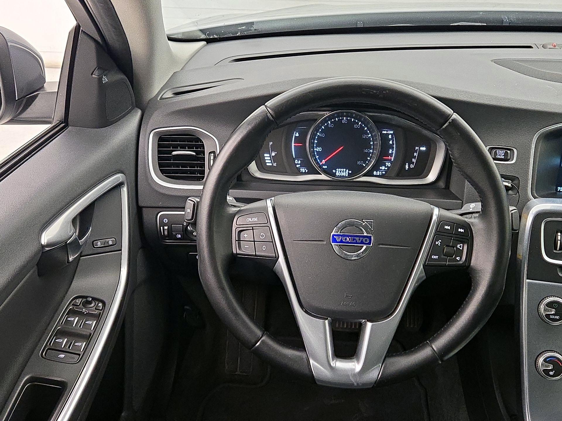 Thumbnail: 2017 Volvo S60 - 10