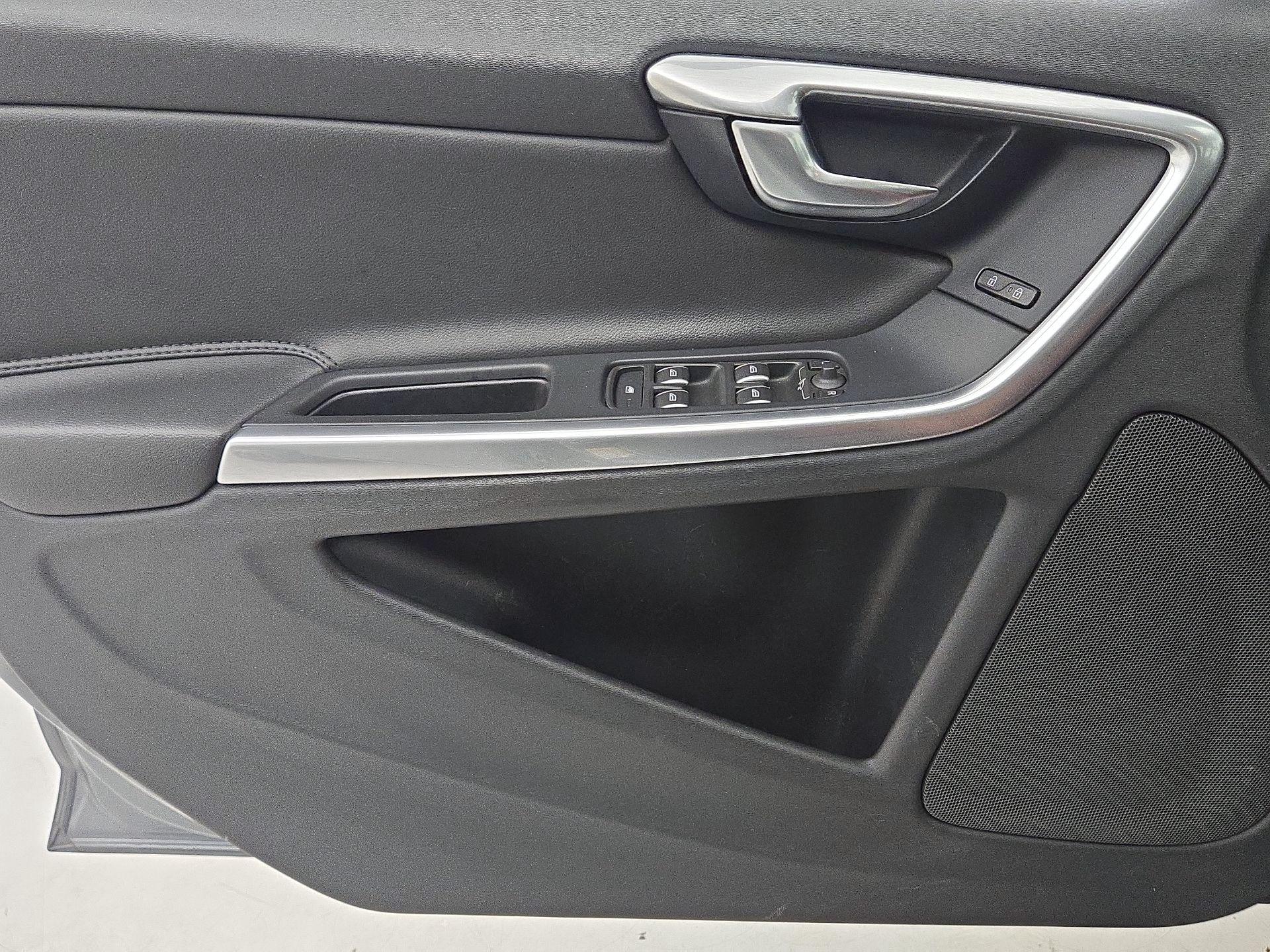 Thumbnail: 2017 Volvo S60 - 12