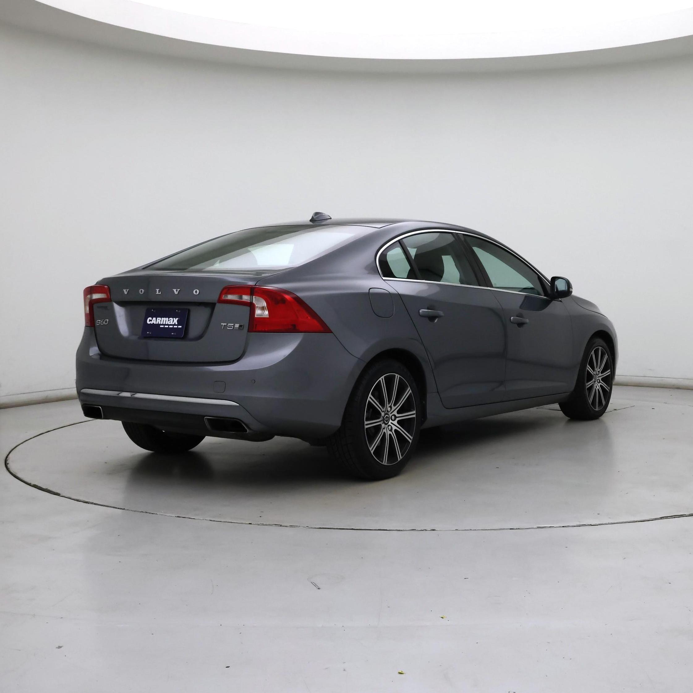 Thumbnail: 2017 Volvo S60 - 8