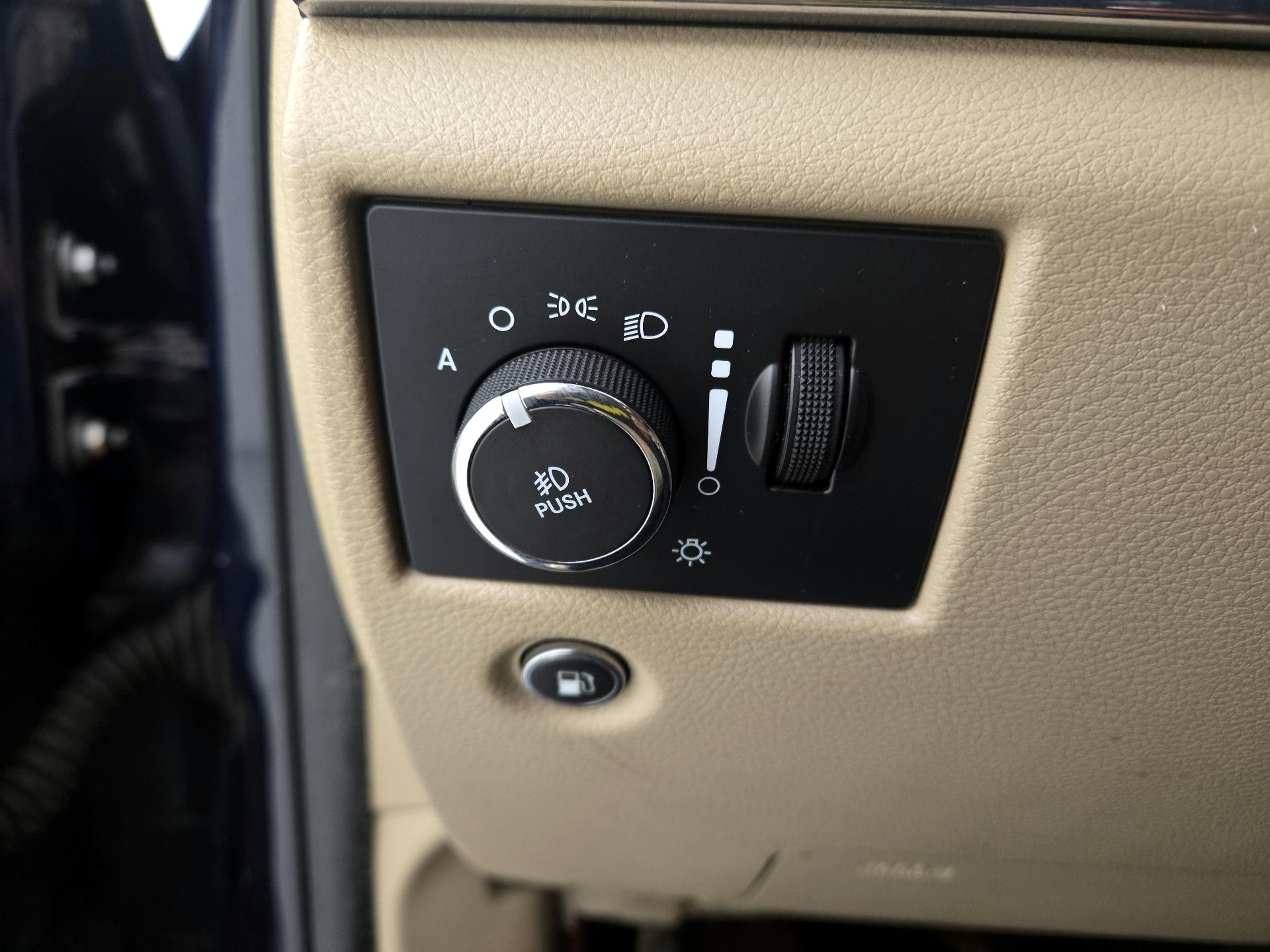 Thumbnail: 2014 Jeep Grand Cherokee - 13