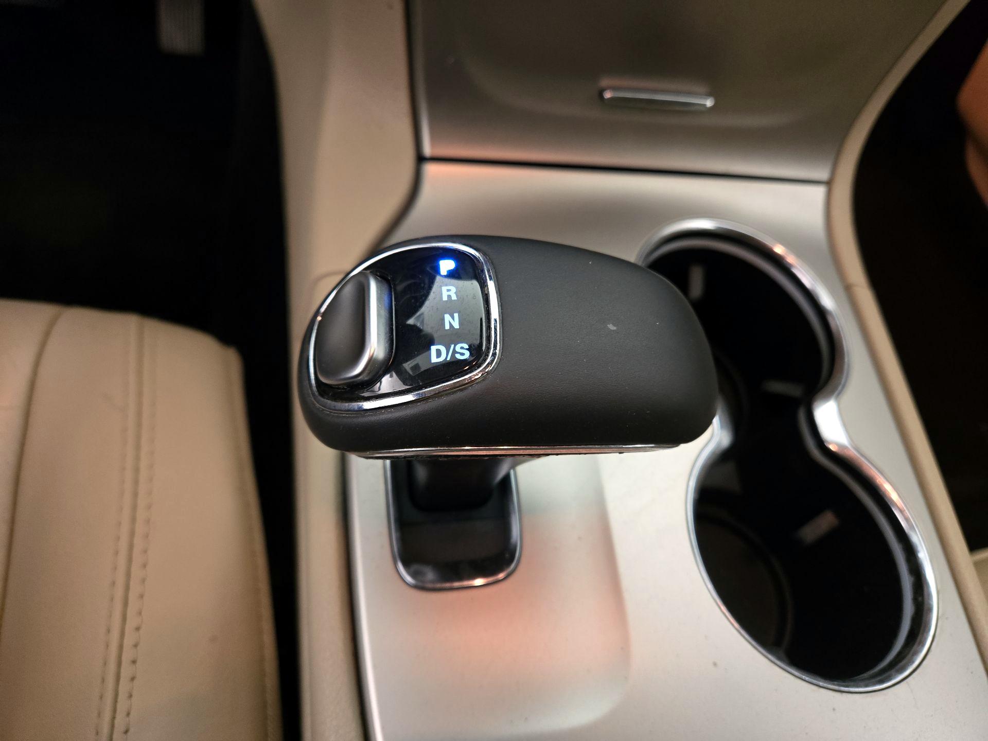 Thumbnail: 2014 Jeep Grand Cherokee - 17