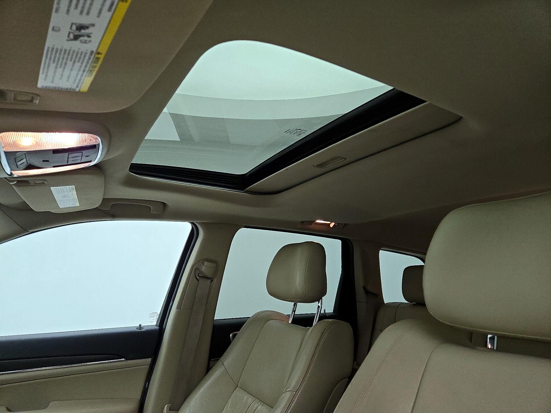 Thumbnail: 2014 Jeep Grand Cherokee - 19