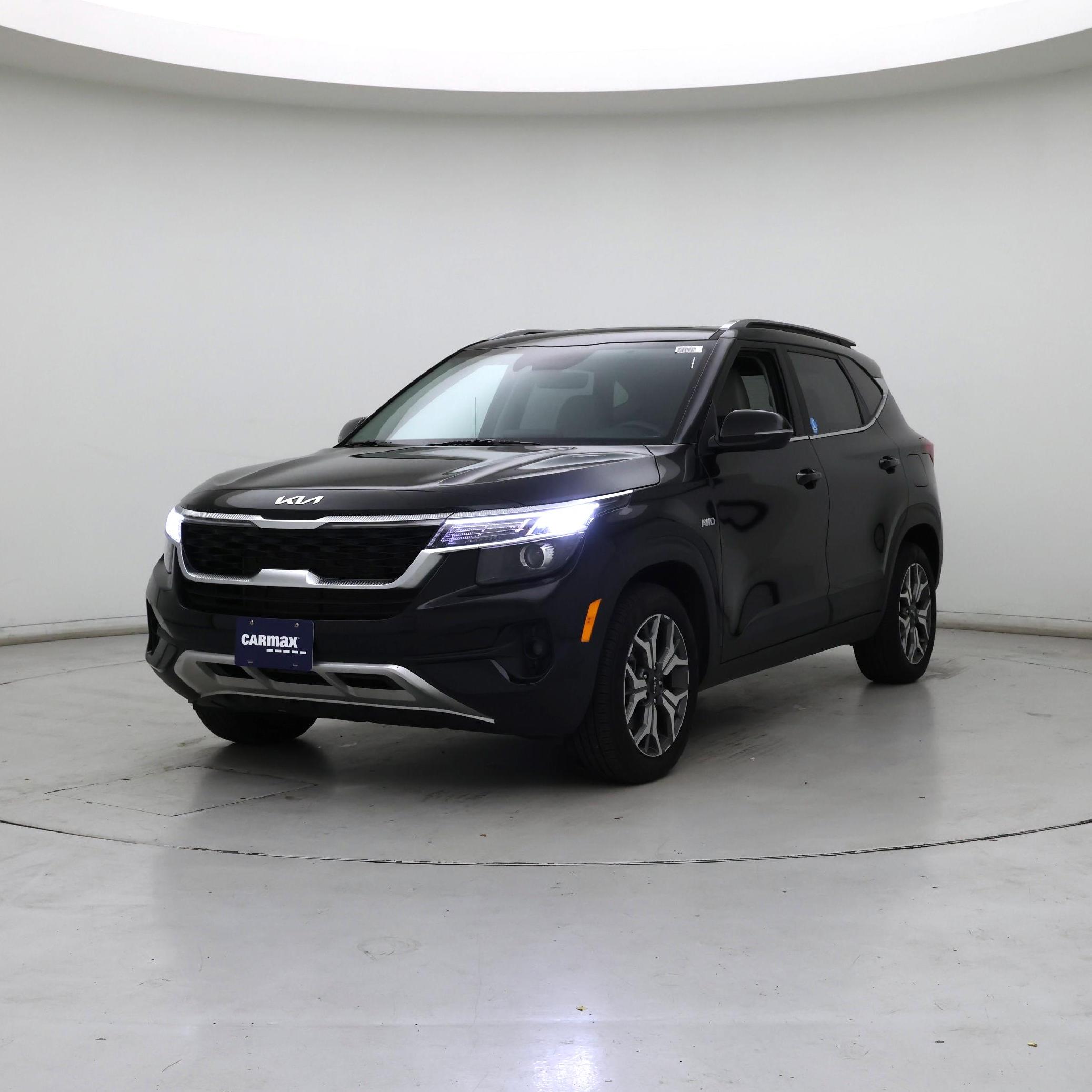 Thumbnail: 2023 Kia Seltos - 4