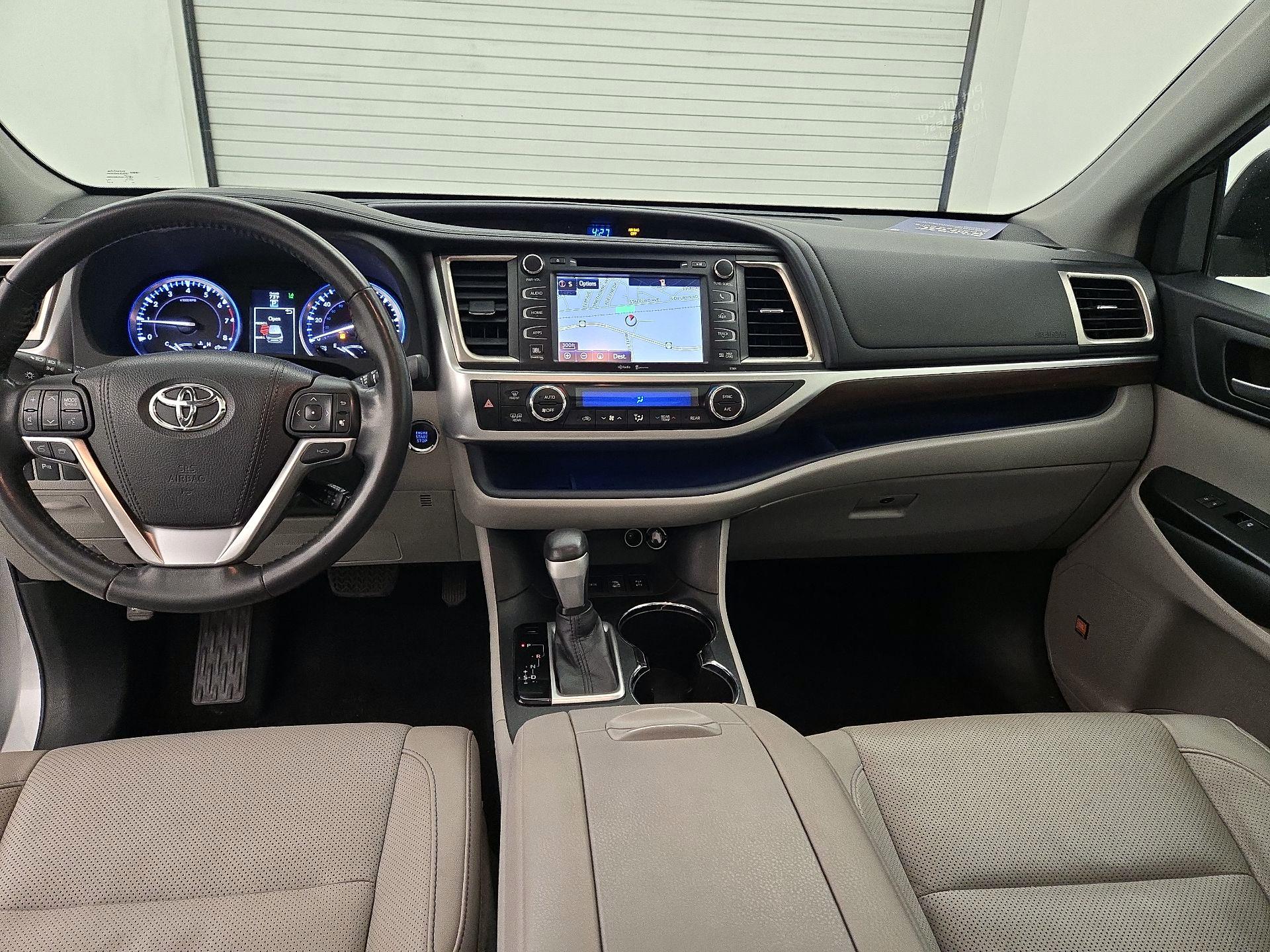Thumbnail: 2015 Toyota Highlander - 9