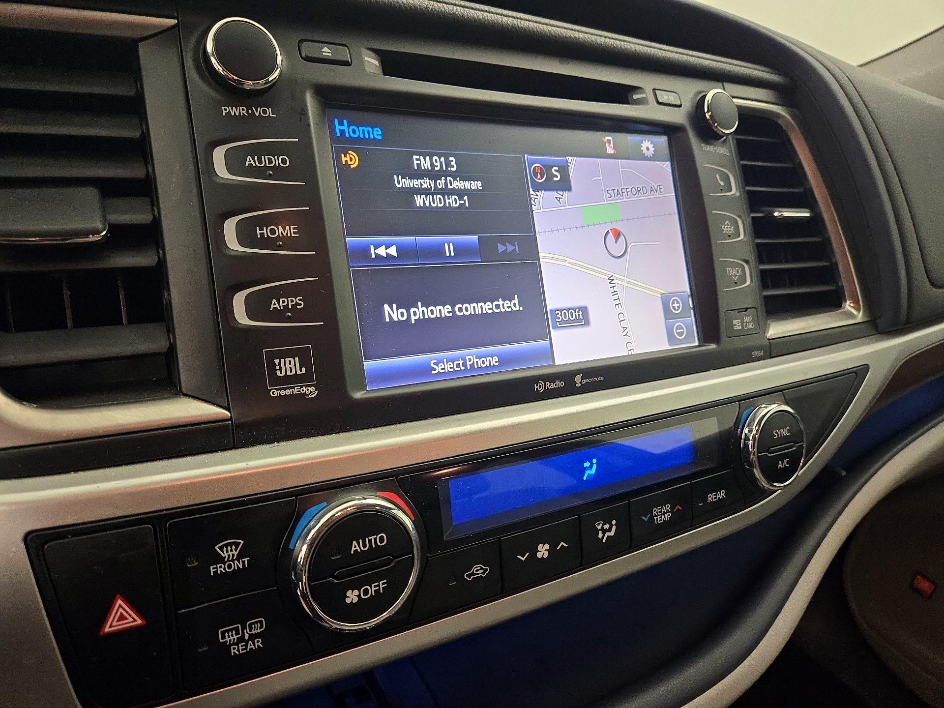 Thumbnail: 2015 Toyota Highlander - 16