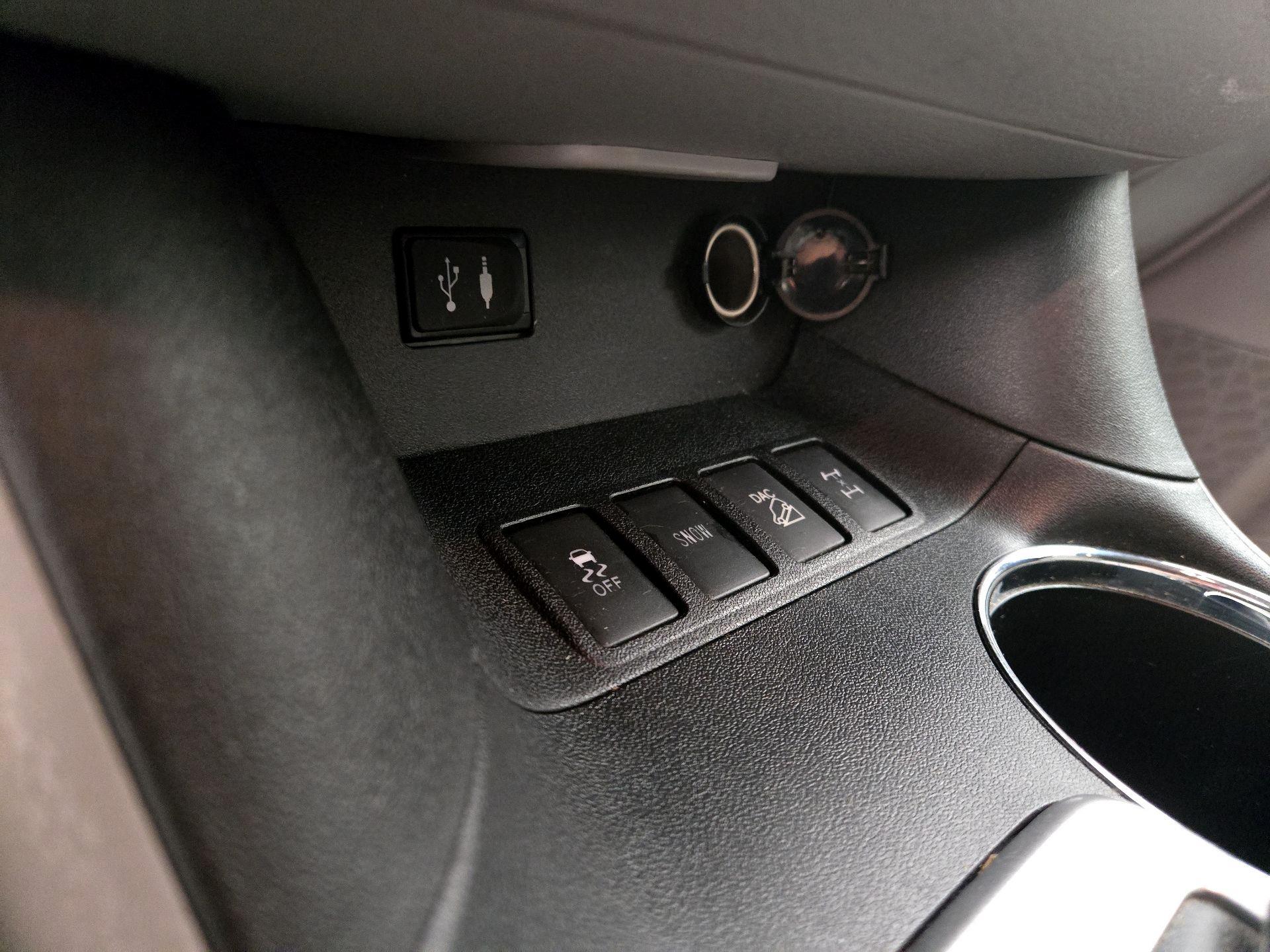 Thumbnail: 2015 Toyota Highlander - 19
