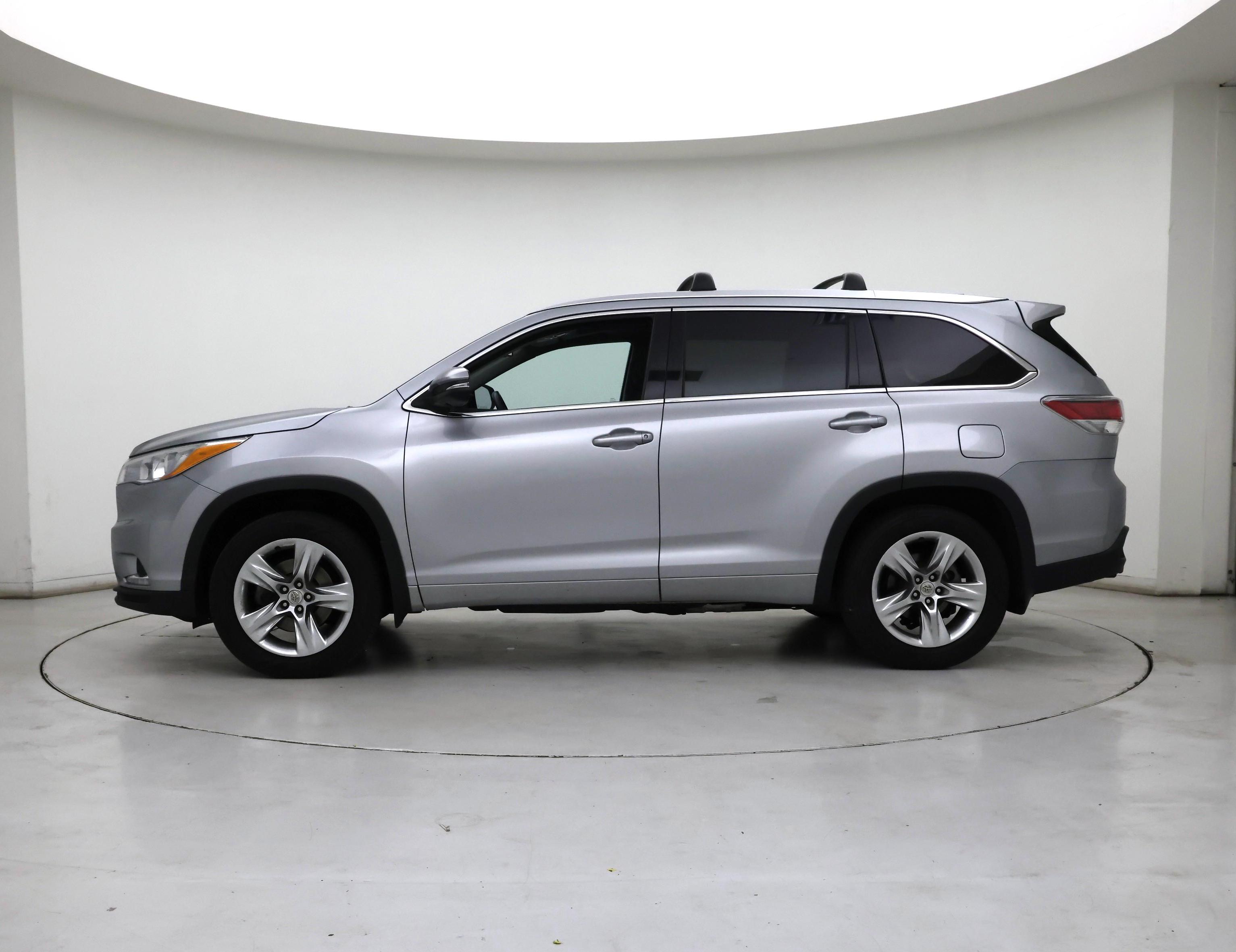Thumbnail: 2015 Toyota Highlander - 3