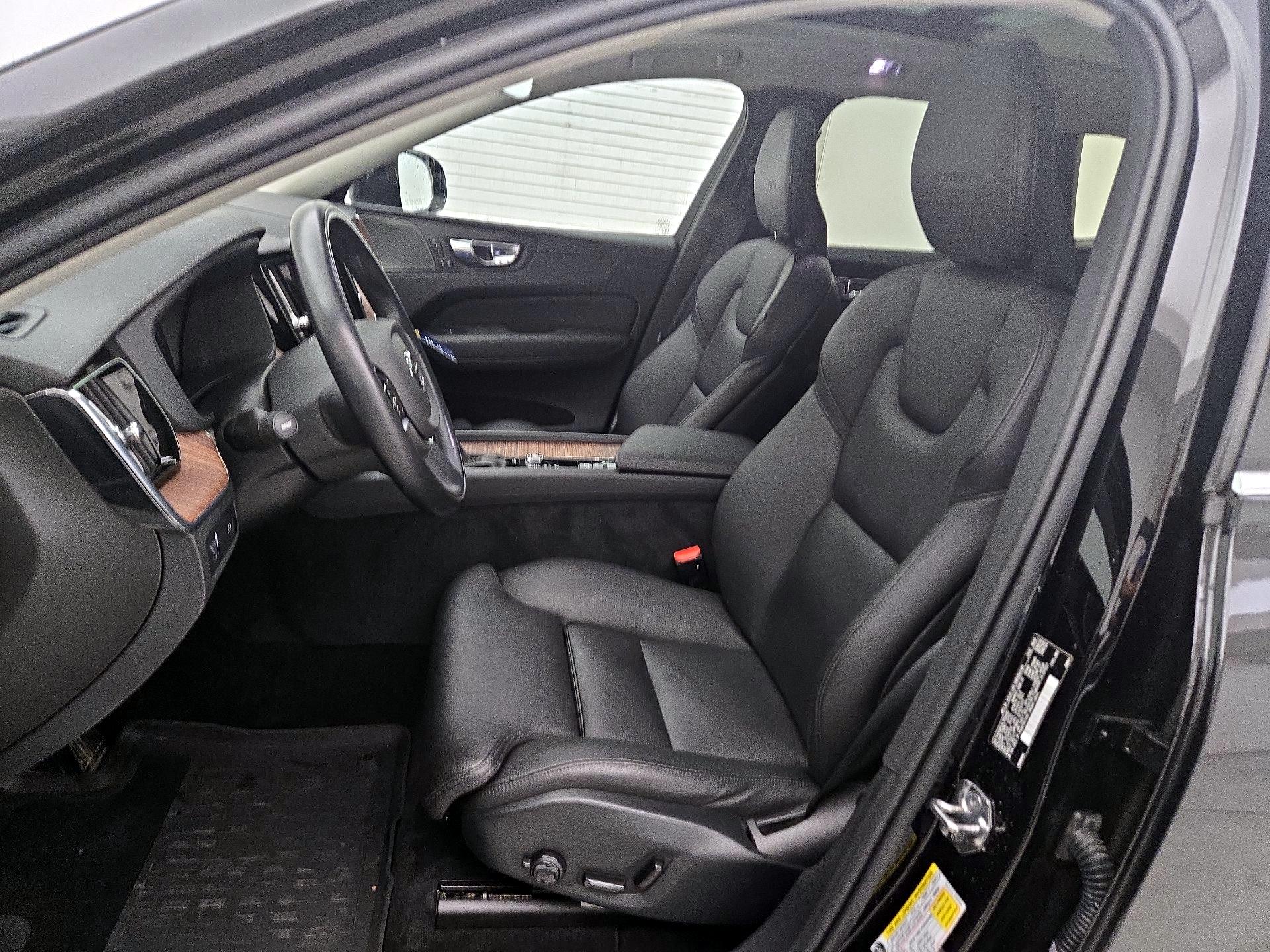Thumbnail: 2020 Volvo XC60 - 11
