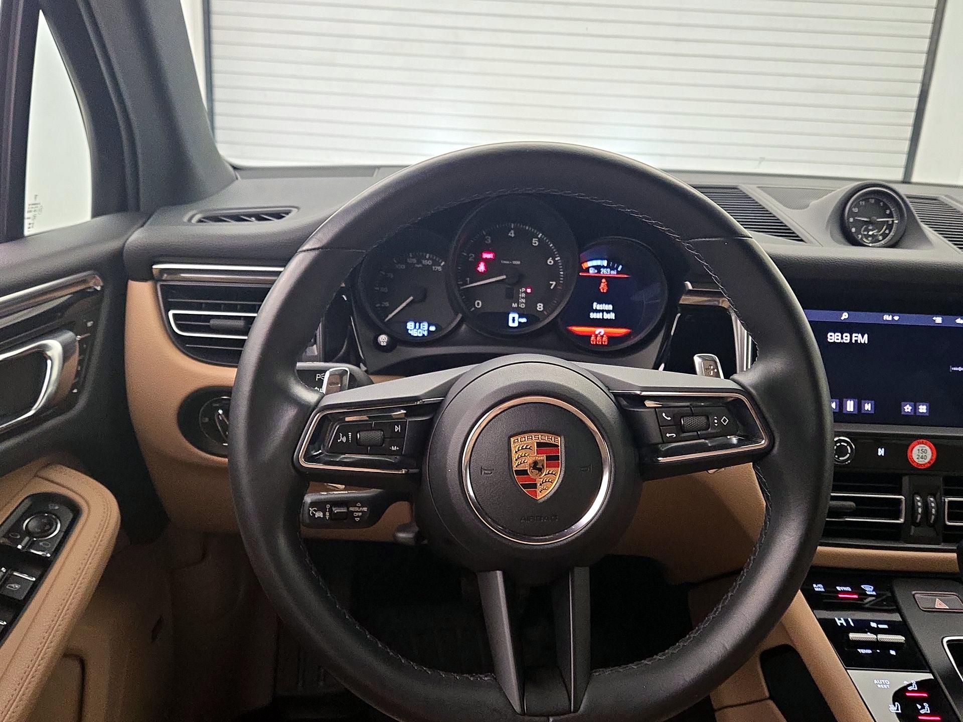 Thumbnail: 2023 Porsche Macan - 10