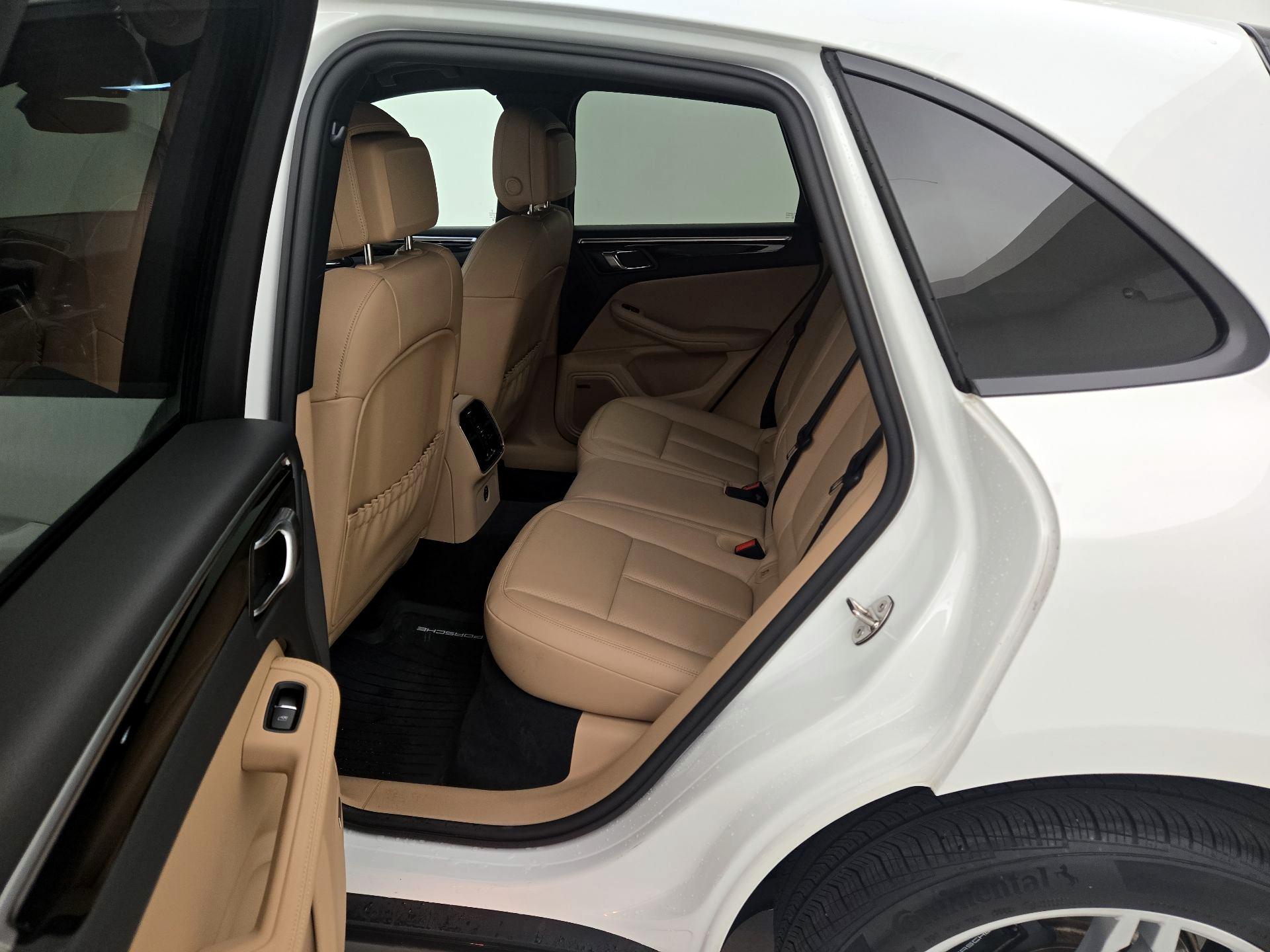 Thumbnail: 2023 Porsche Macan - 18
