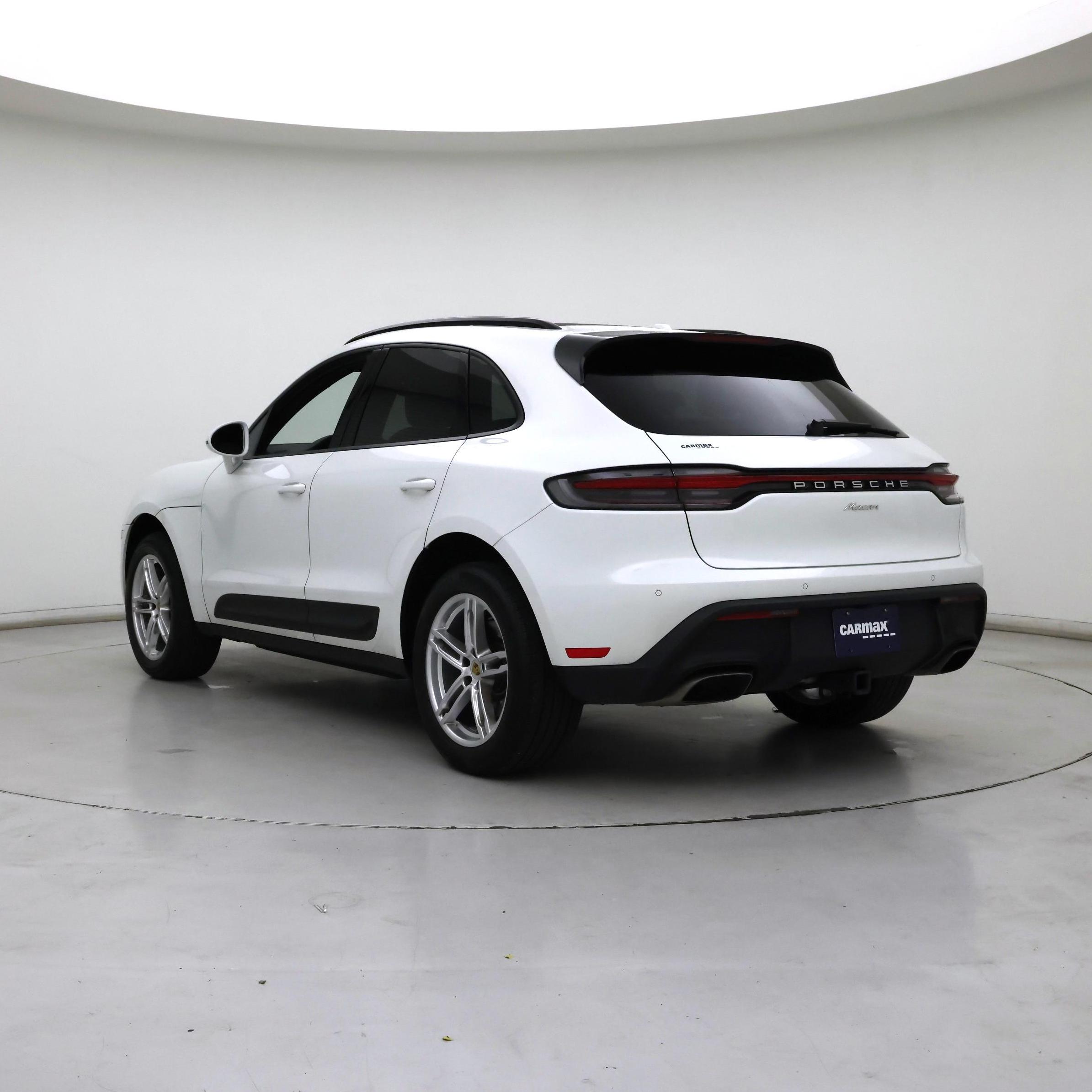 Thumbnail: 2023 Porsche Macan - 2
