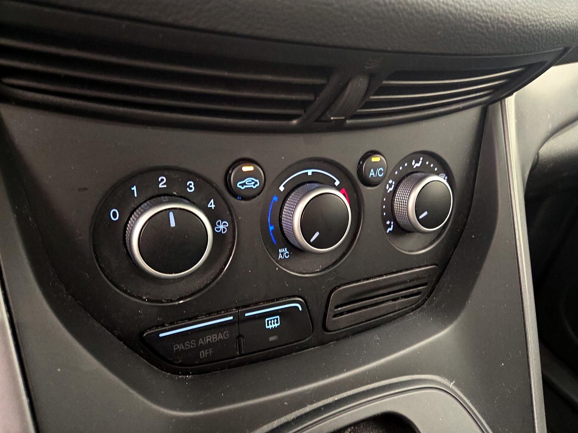 Thumbnail: 2014 Ford Escape - 16