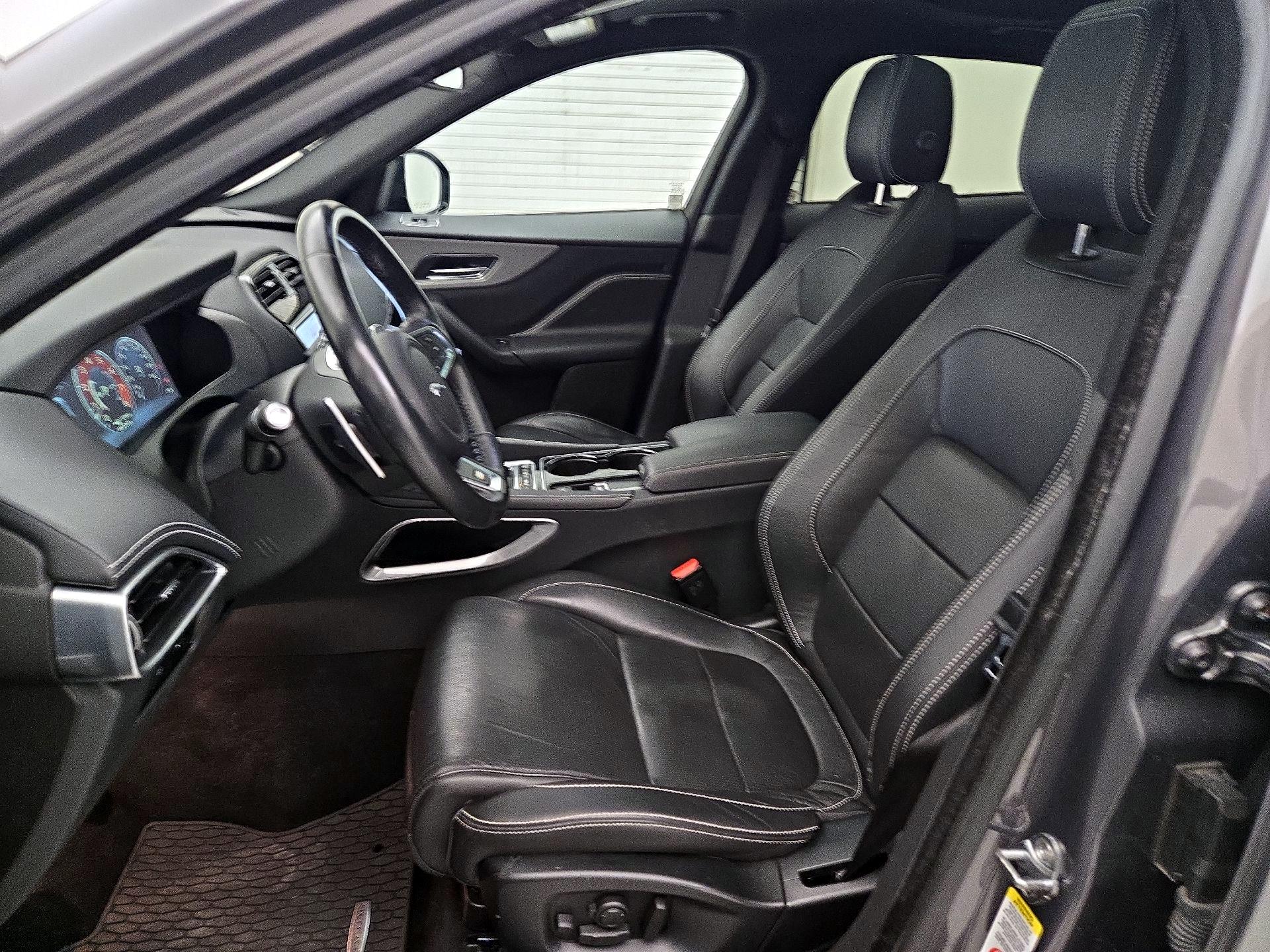 Thumbnail: 2017 Jaguar F-Pace - 11