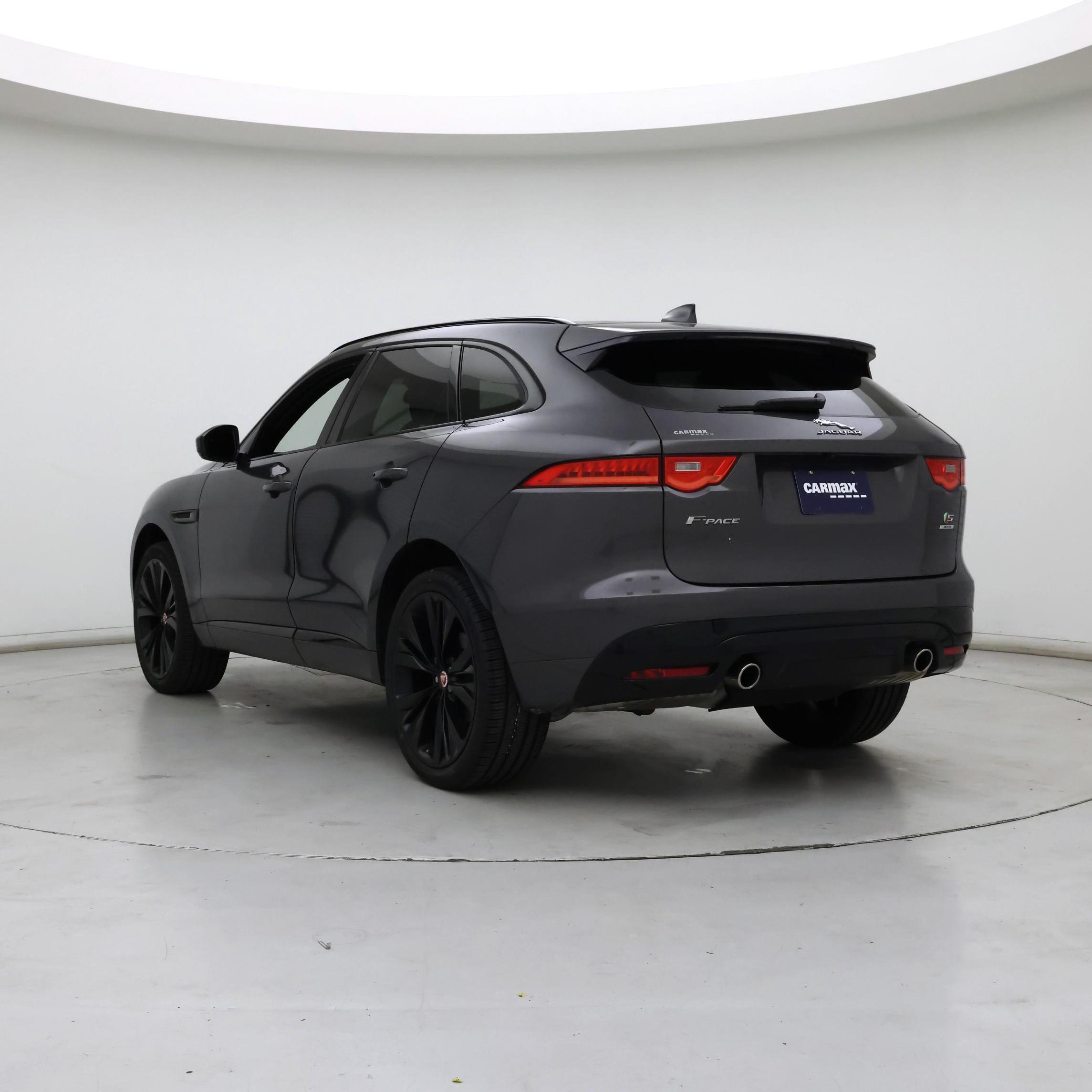 Thumbnail: 2017 Jaguar F-Pace - 2