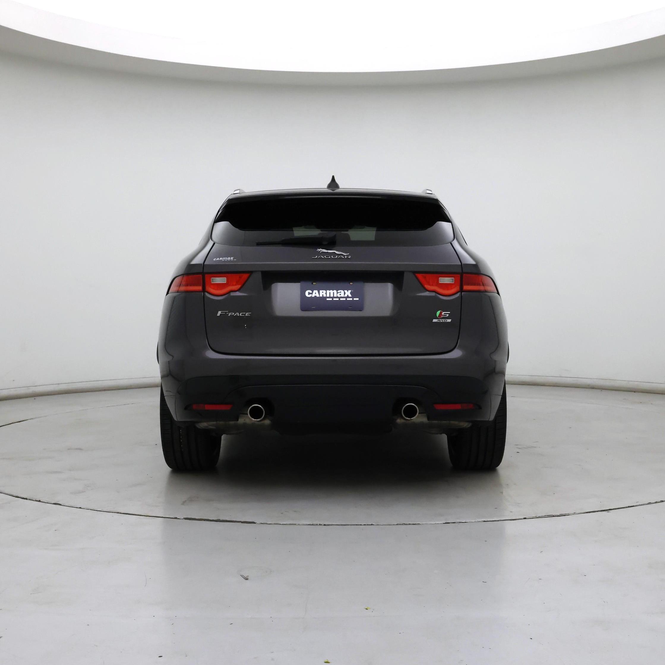 Thumbnail: 2017 Jaguar F-Pace - 6