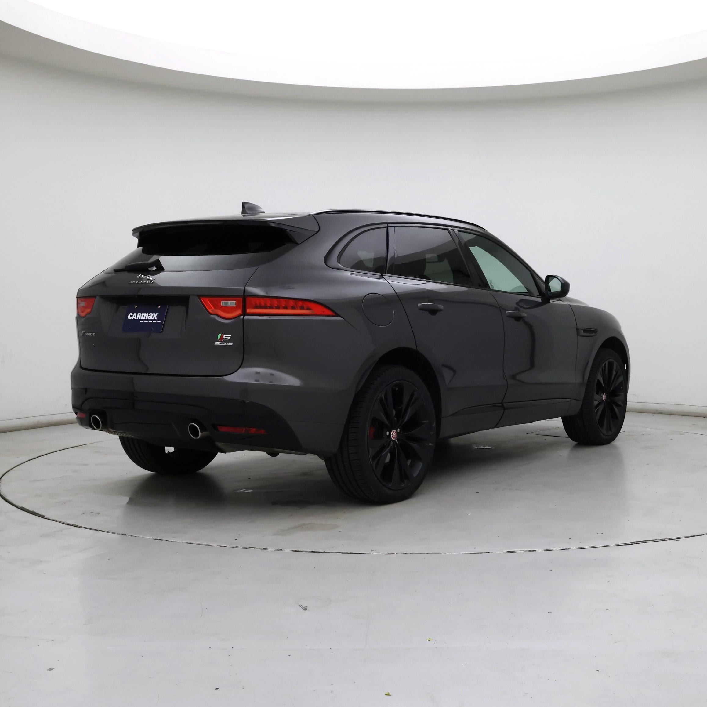 Thumbnail: 2017 Jaguar F-Pace - 8