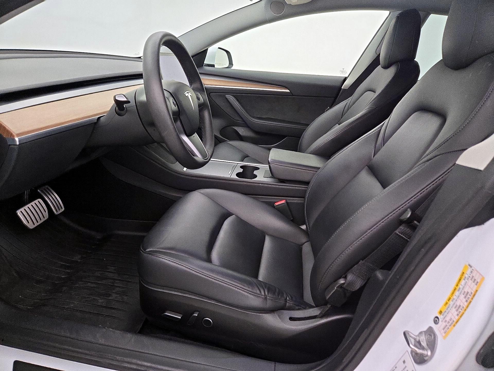 Thumbnail: 2022 Tesla Model 3 - 11
