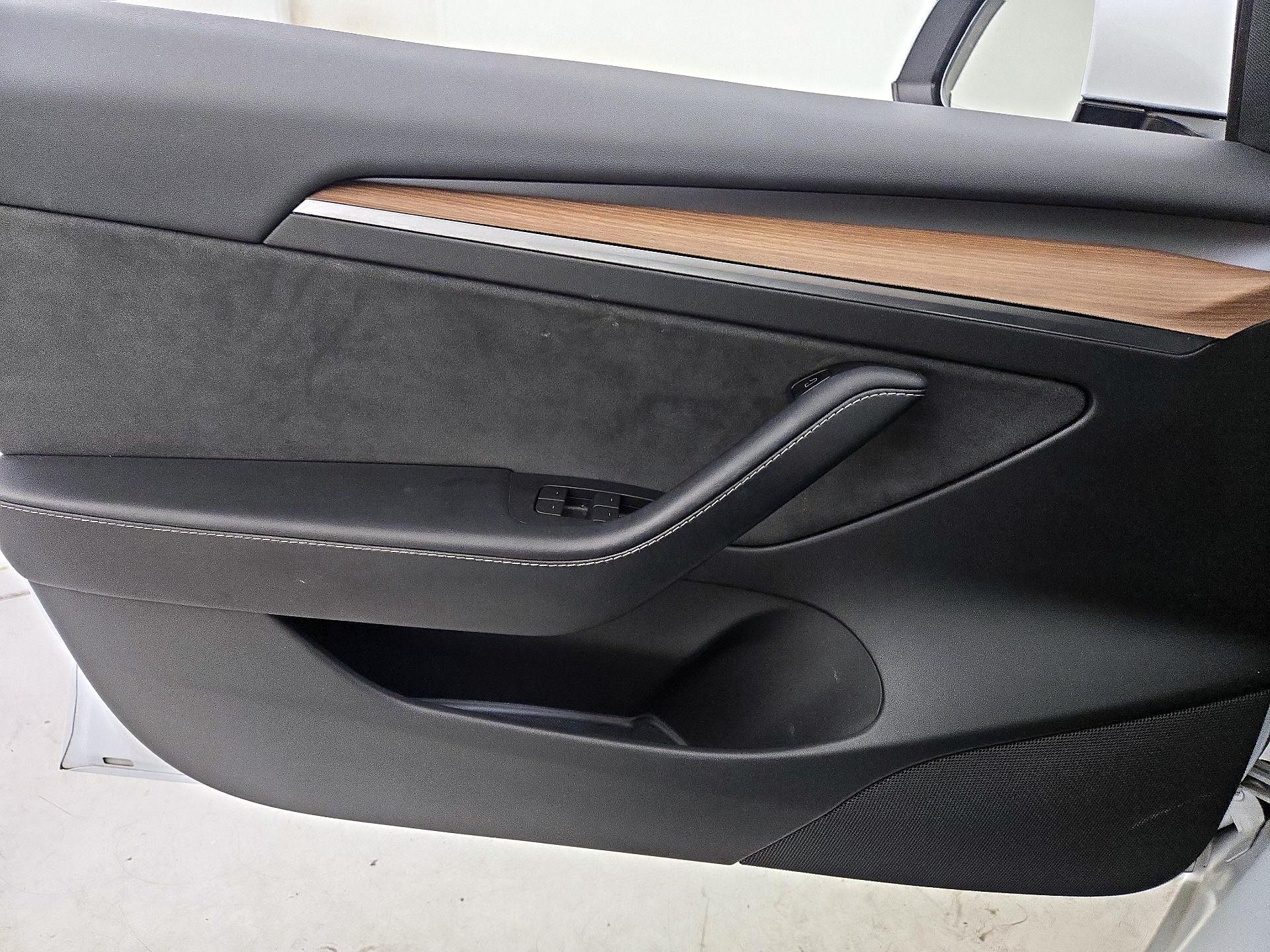 Thumbnail: 2022 Tesla Model 3 - 12