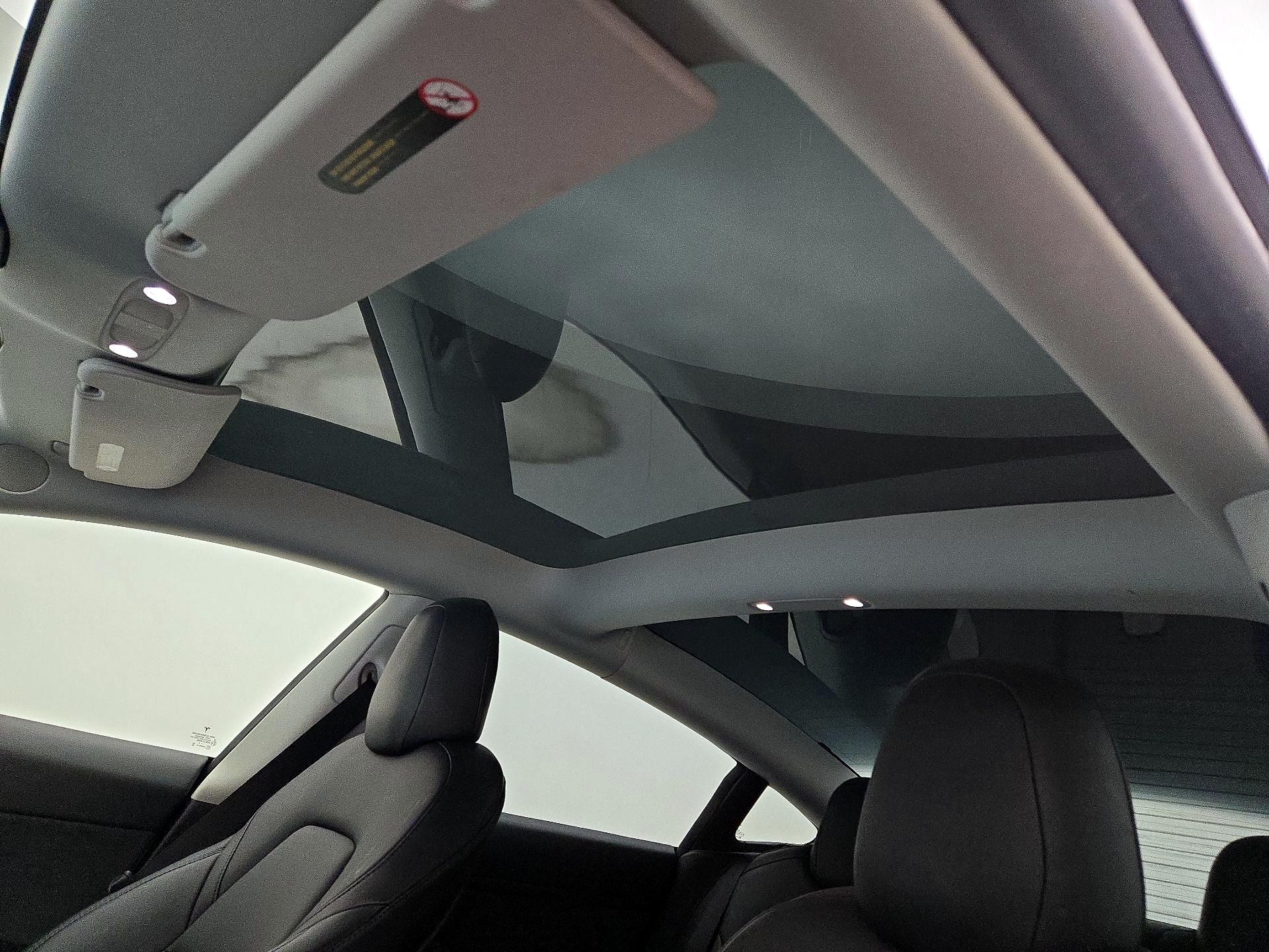 Thumbnail: 2022 Tesla Model 3 - 17