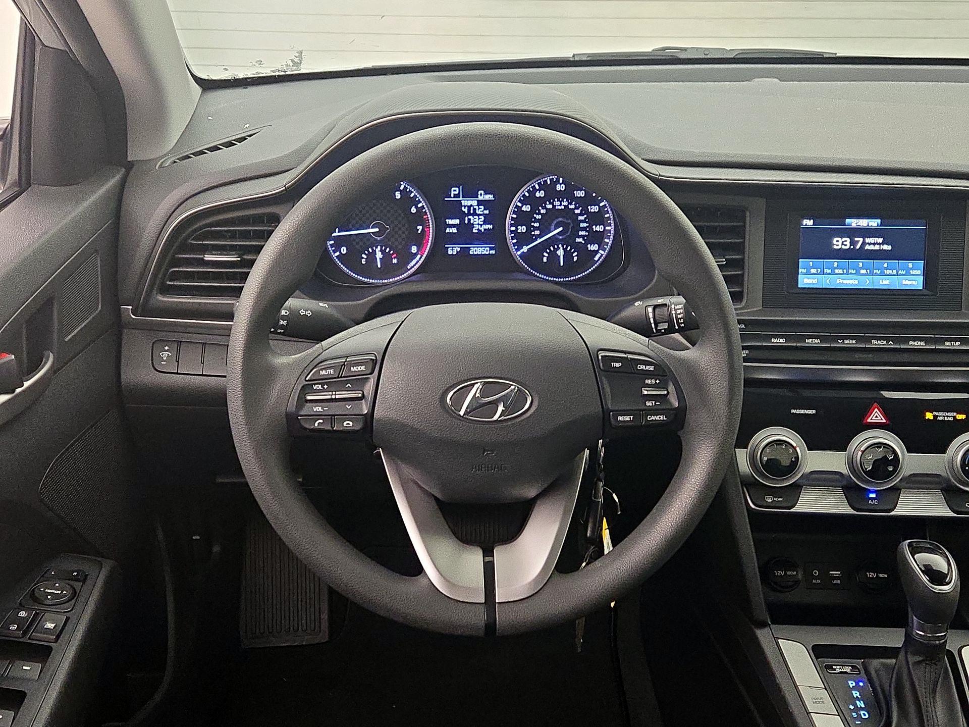Thumbnail: 2019 Hyundai Elantra - 10
