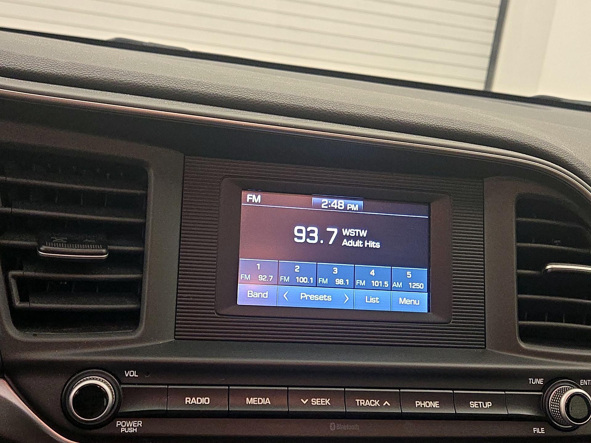 Thumbnail: 2019 Hyundai Elantra - 14