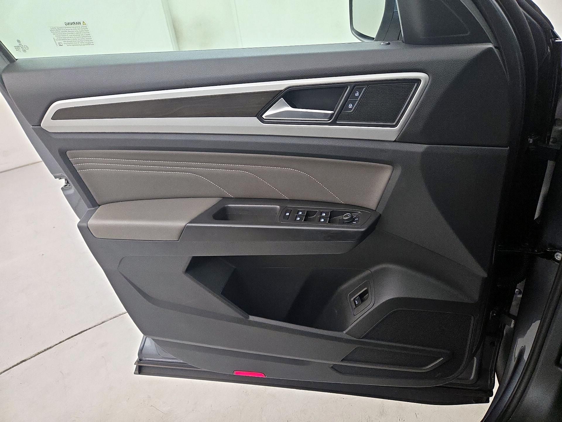 Thumbnail: 2023 Volkswagen Atlas - 12