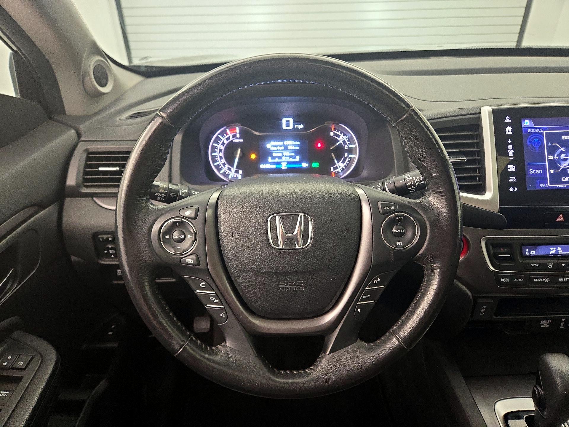 Thumbnail: 2018 Honda Pilot - 10