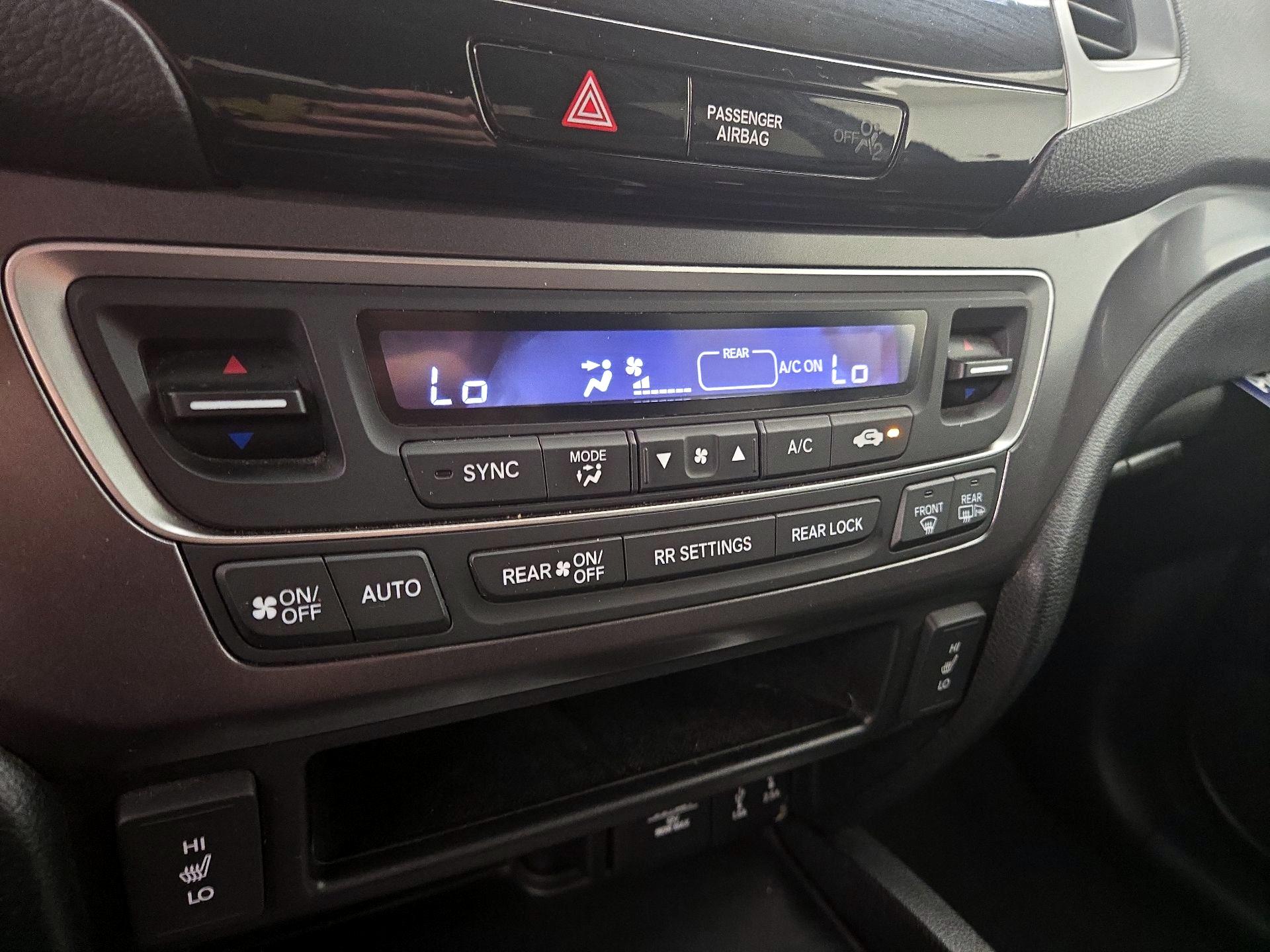 Thumbnail: 2018 Honda Pilot - 16