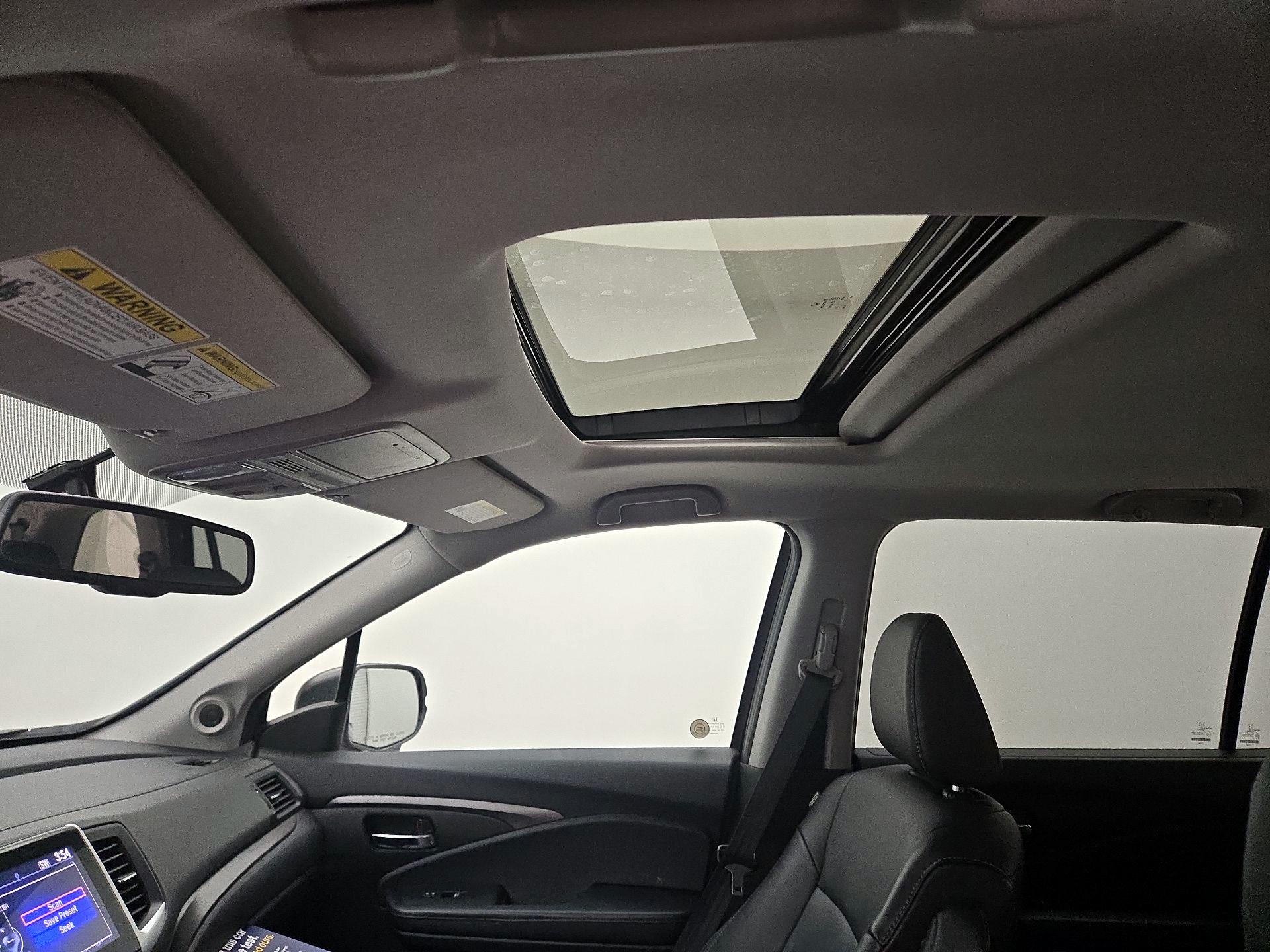 Thumbnail: 2018 Honda Pilot - 19