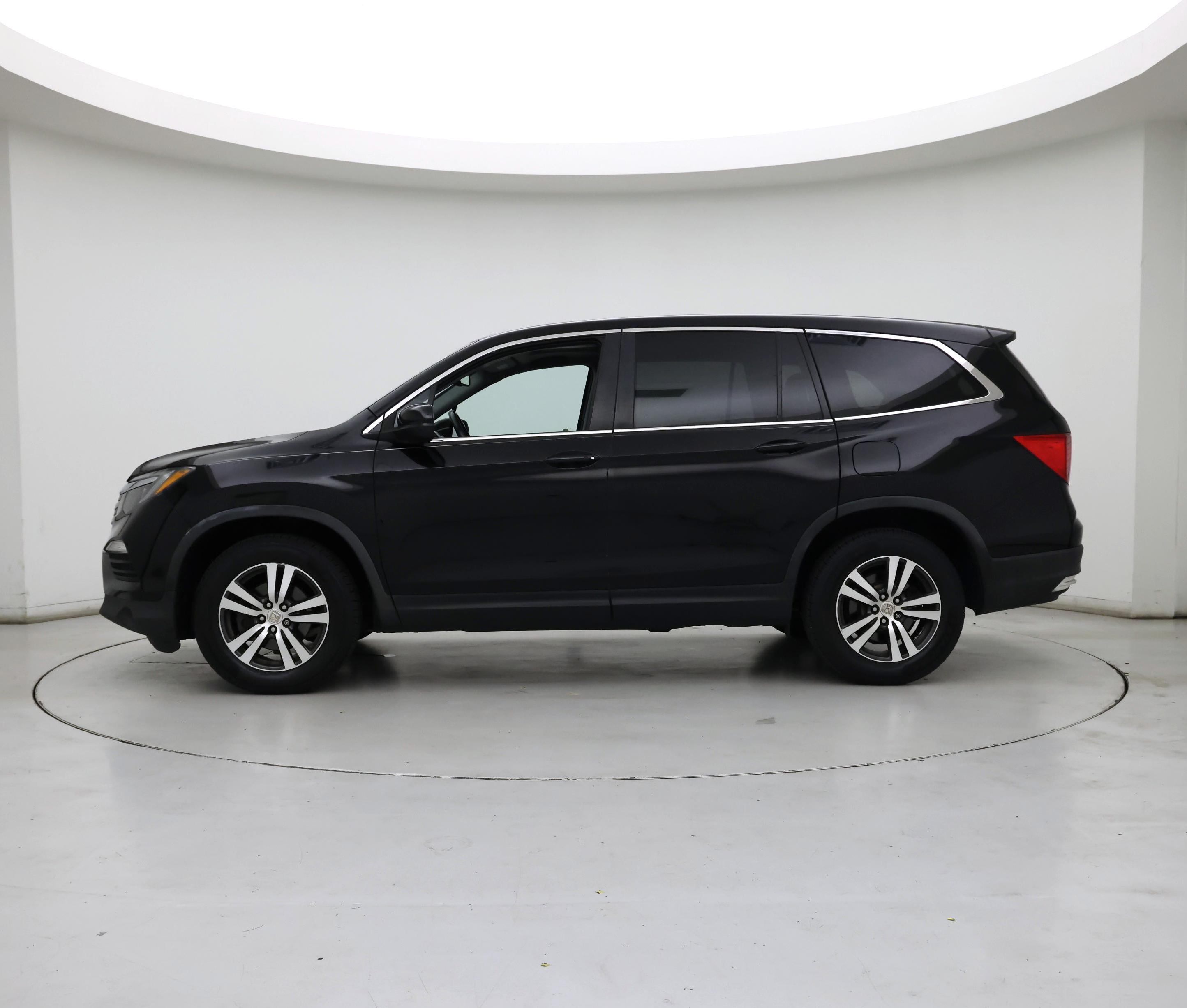 Thumbnail: 2018 Honda Pilot - 3