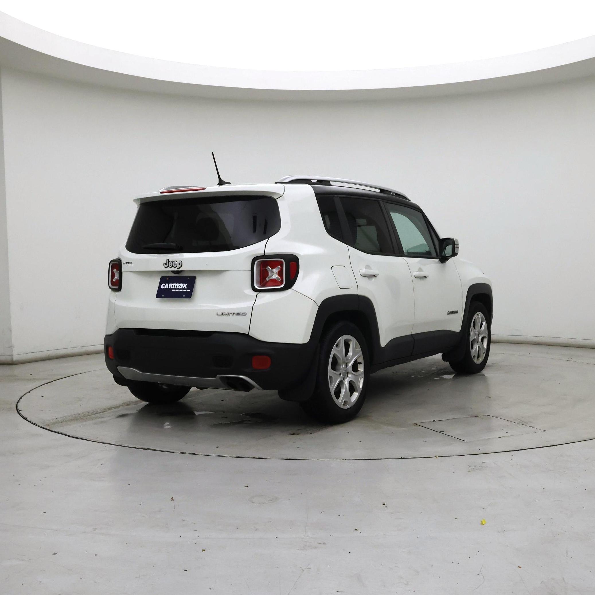 Thumbnail: 2015 Jeep Renegade - 8