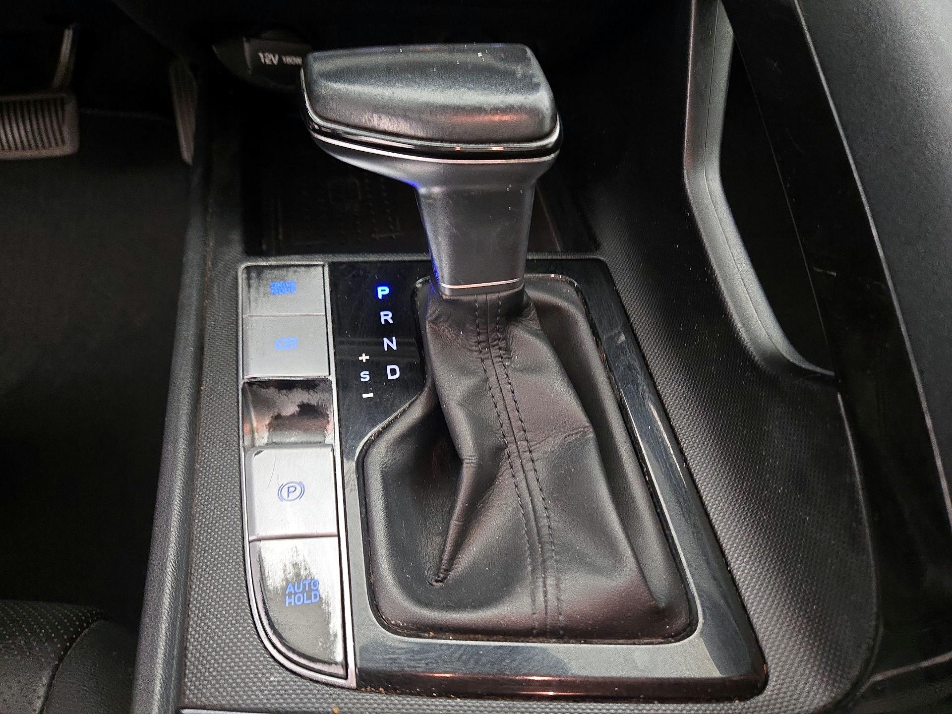 Thumbnail: 2022 Hyundai Elantra - 18