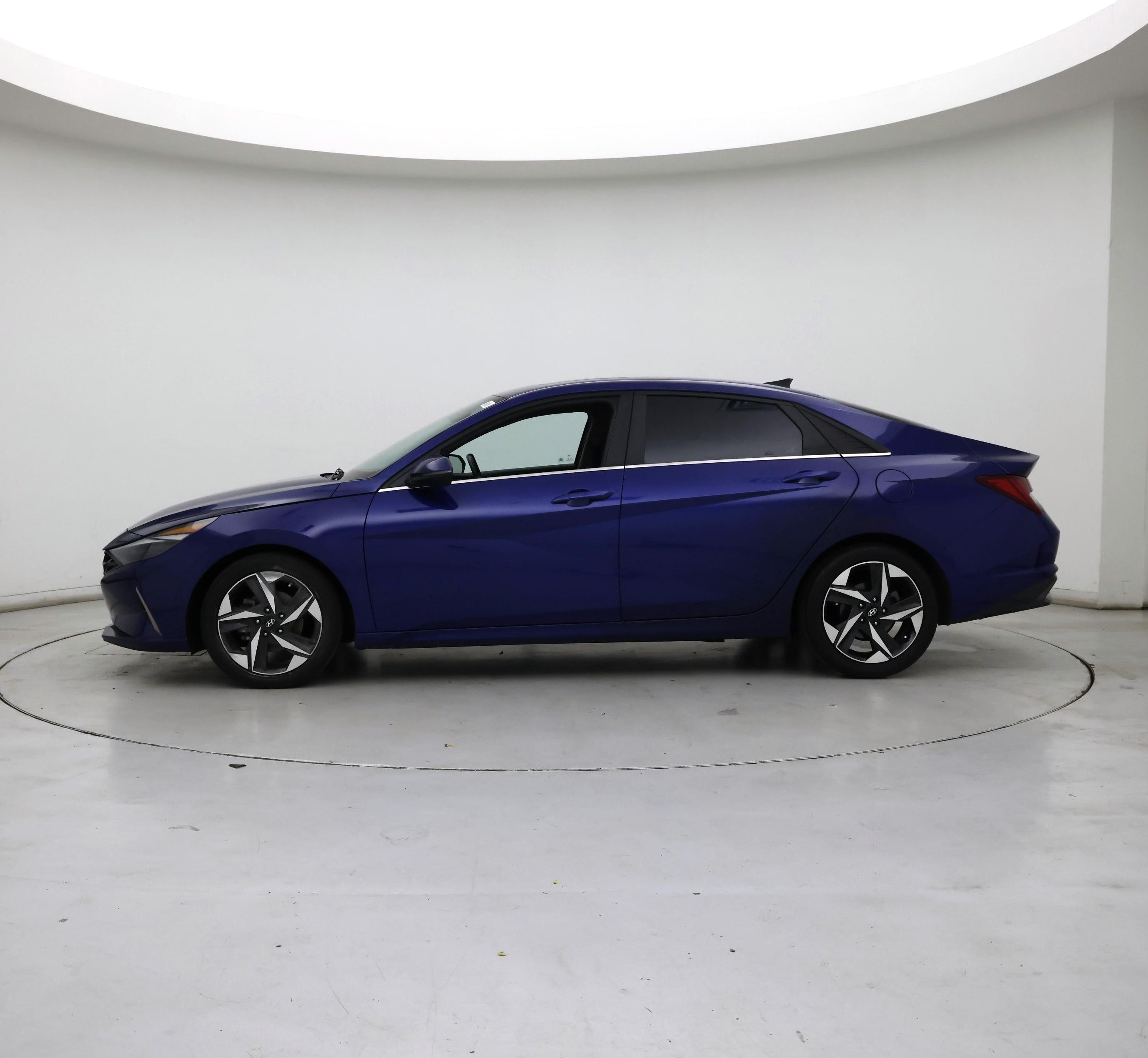 Thumbnail: 2022 Hyundai Elantra - 3