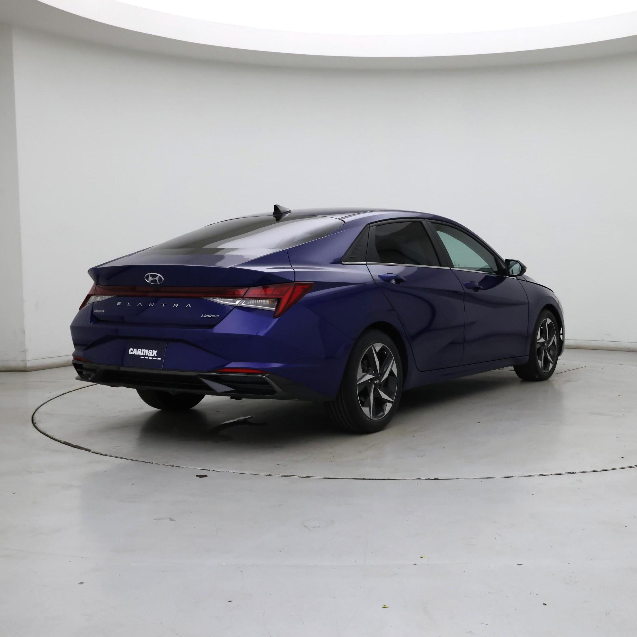 Thumbnail: 2022 Hyundai Elantra - 8