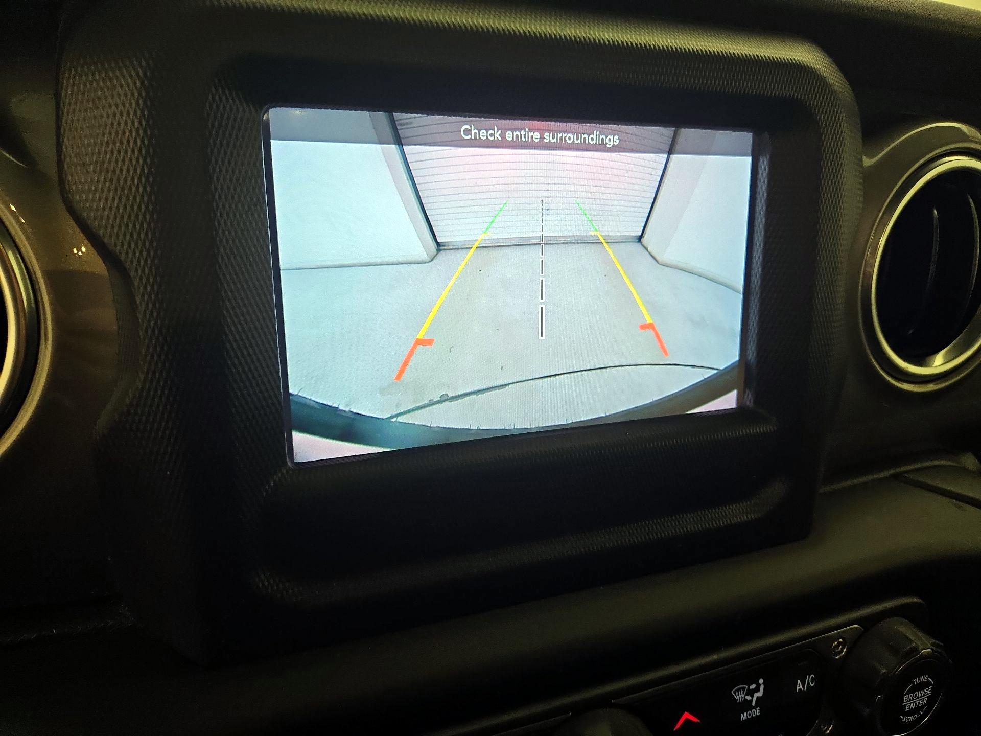 Thumbnail: 2019 Jeep Wrangler - 14