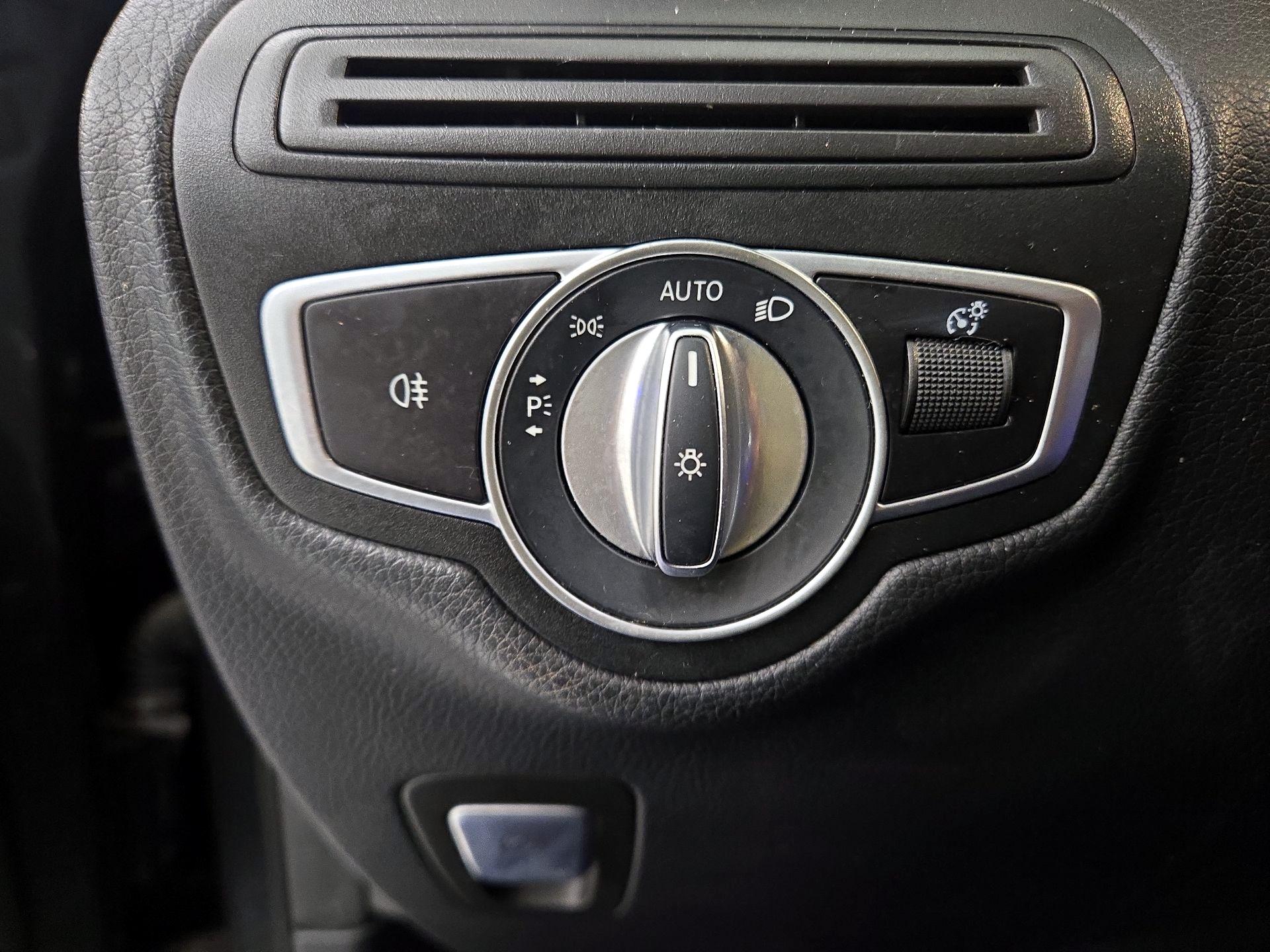 Thumbnail: 2020 Mercedes-Benz GLC - 13