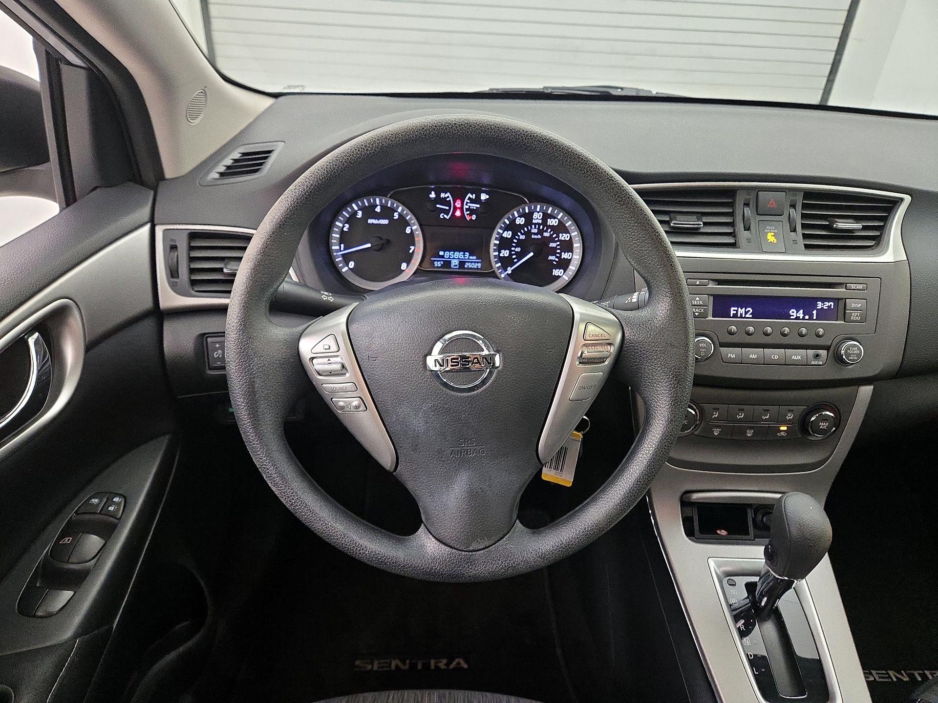 Thumbnail: 2014 Nissan Sentra - 10
