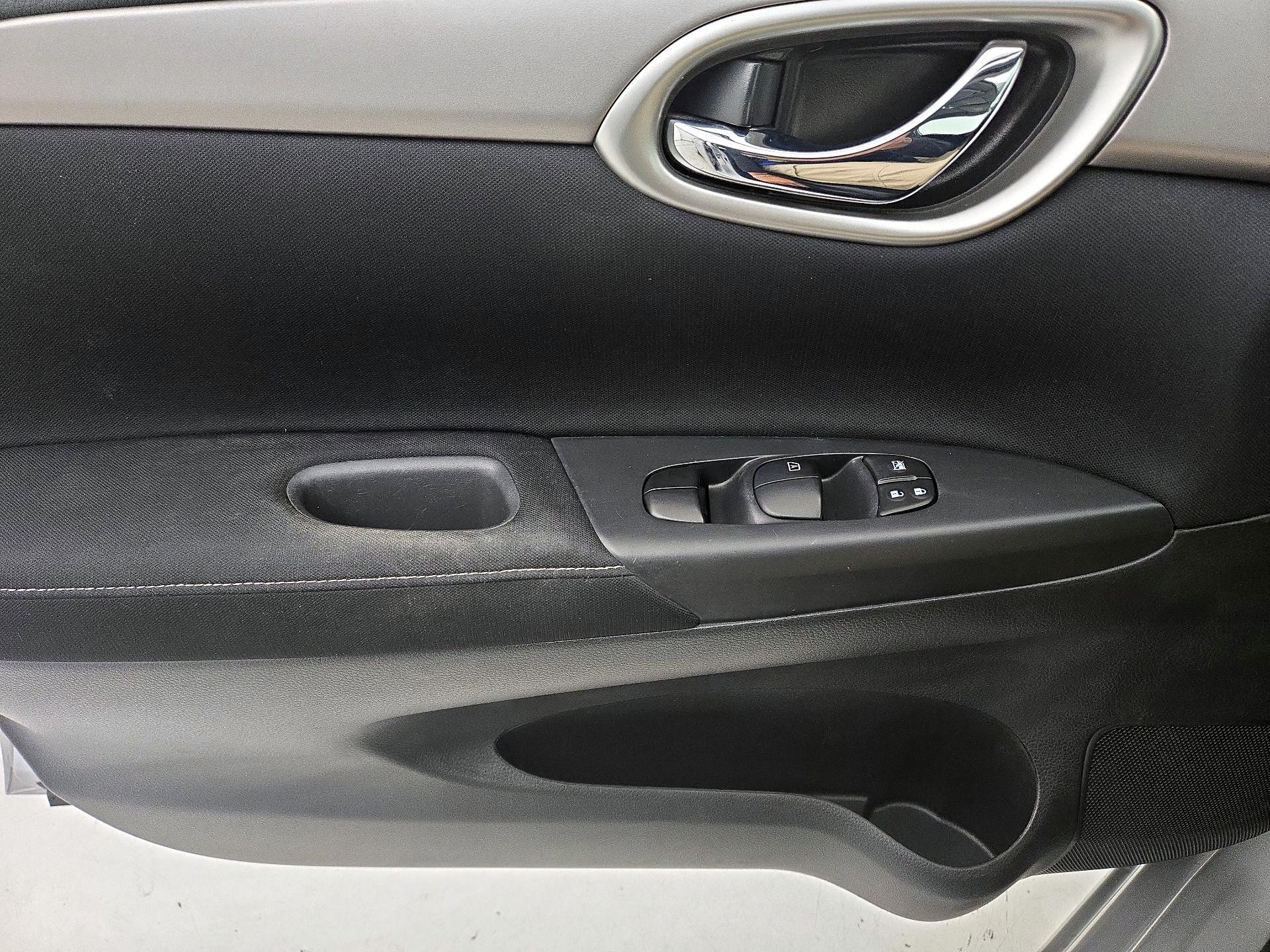 Thumbnail: 2014 Nissan Sentra - 12