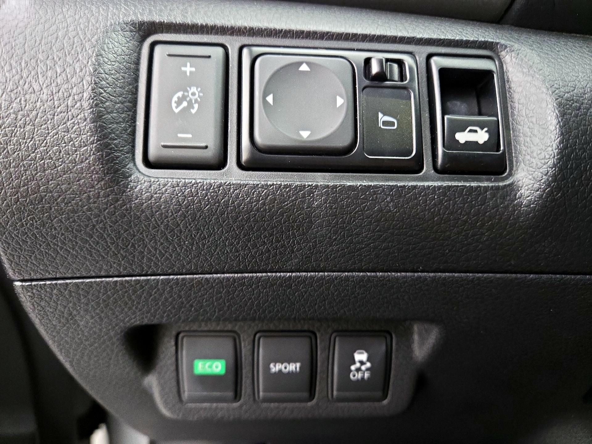 Thumbnail: 2014 Nissan Sentra - 13