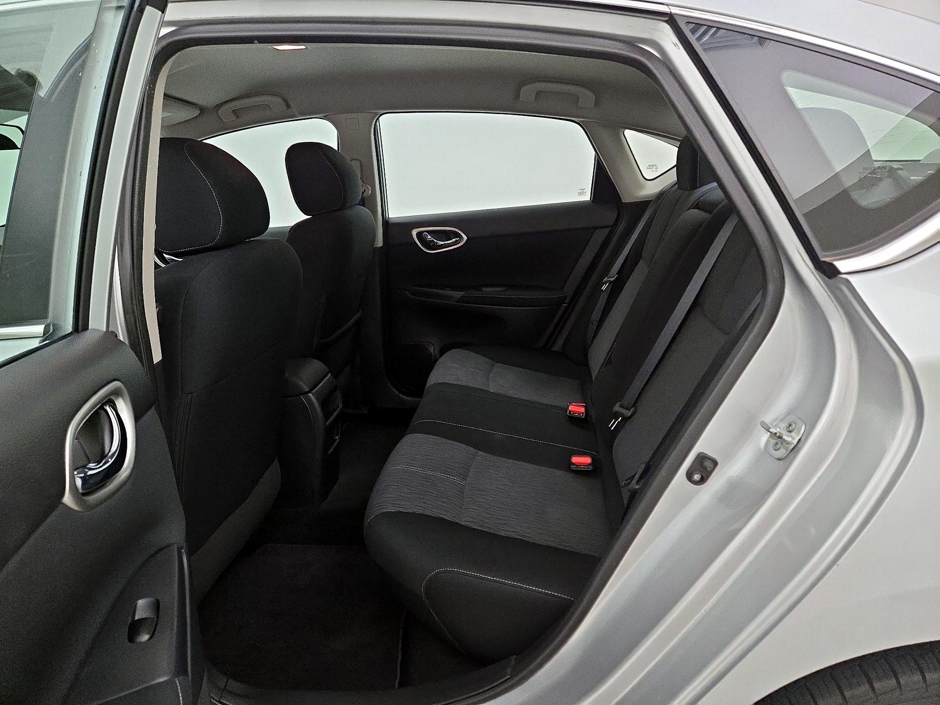 Thumbnail: 2014 Nissan Sentra - 18