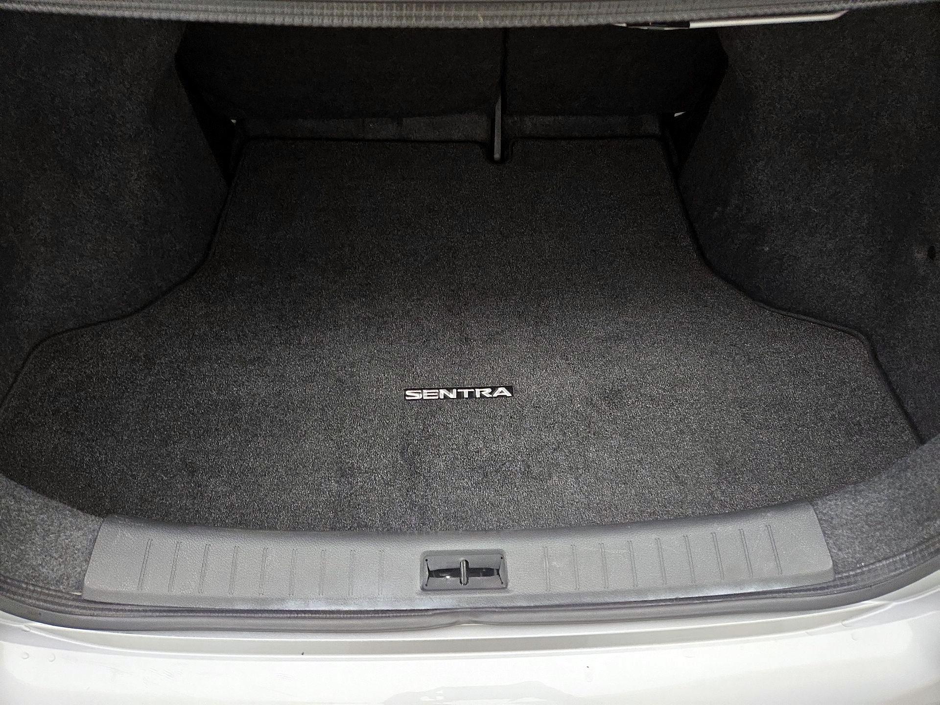 Thumbnail: 2014 Nissan Sentra - 19