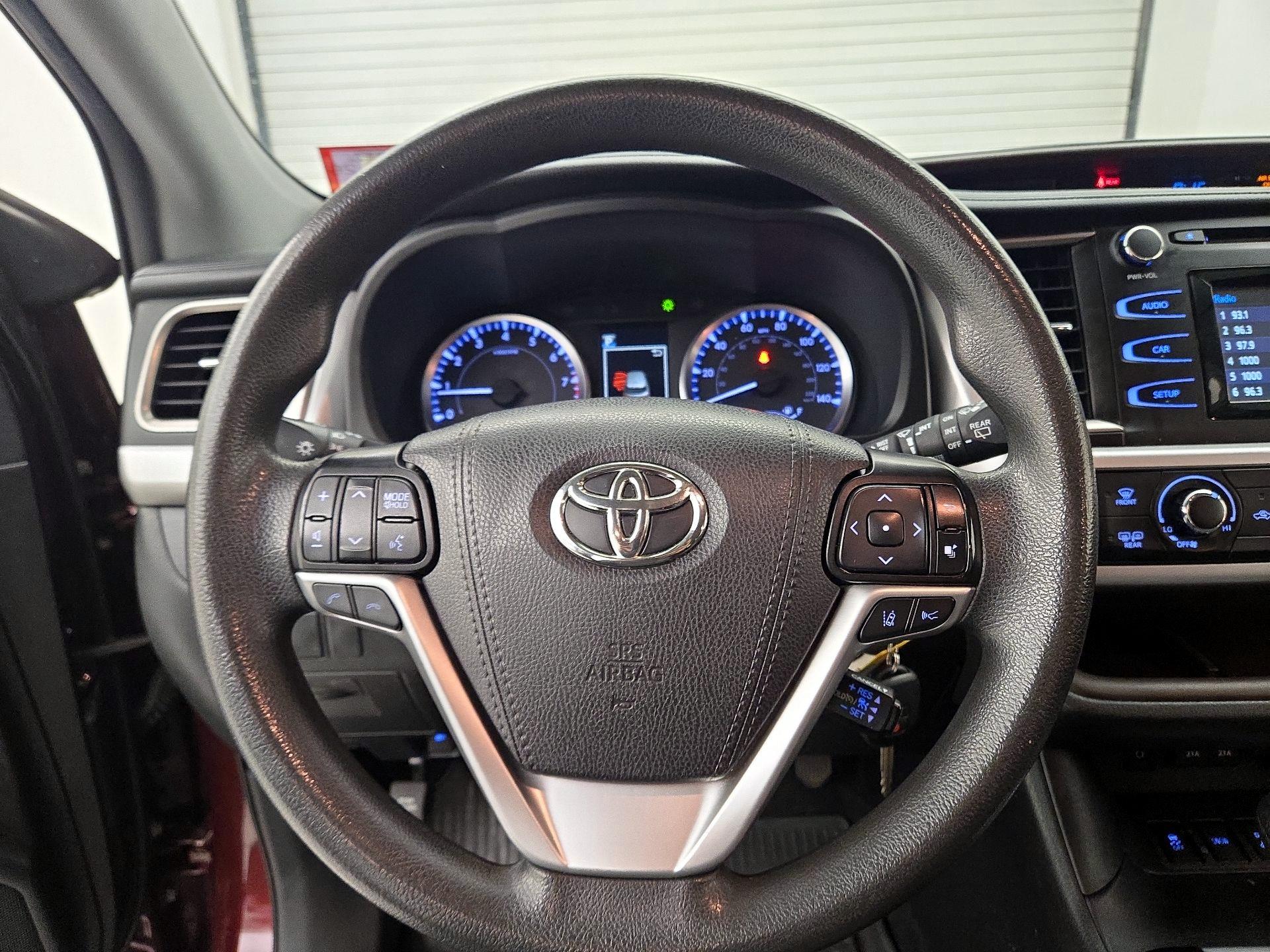 Thumbnail: 2019 Toyota Highlander - 10