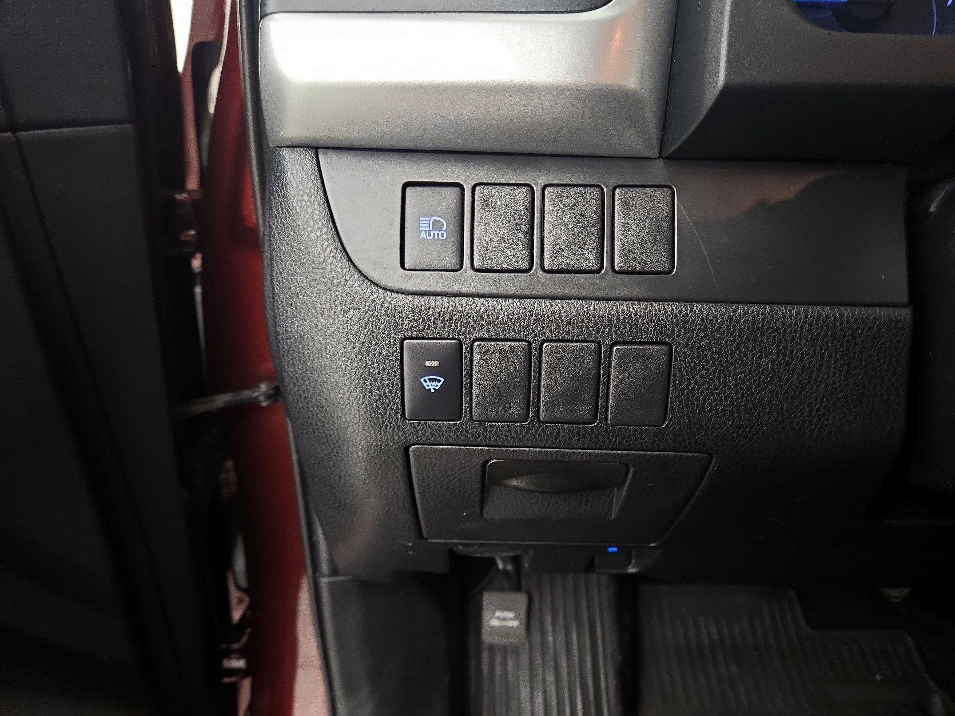 Thumbnail: 2019 Toyota Highlander - 13