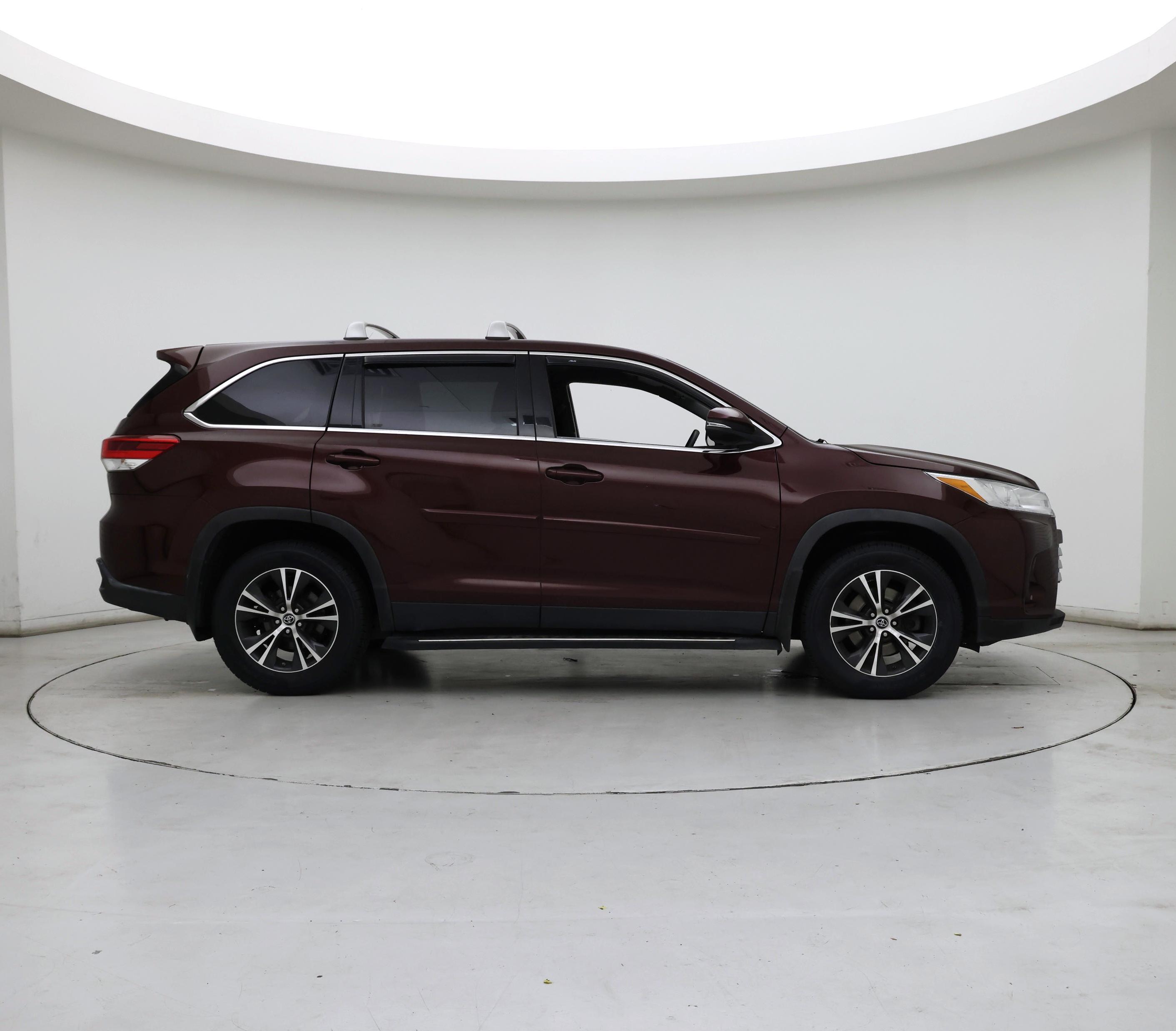 Thumbnail: 2019 Toyota Highlander - 7