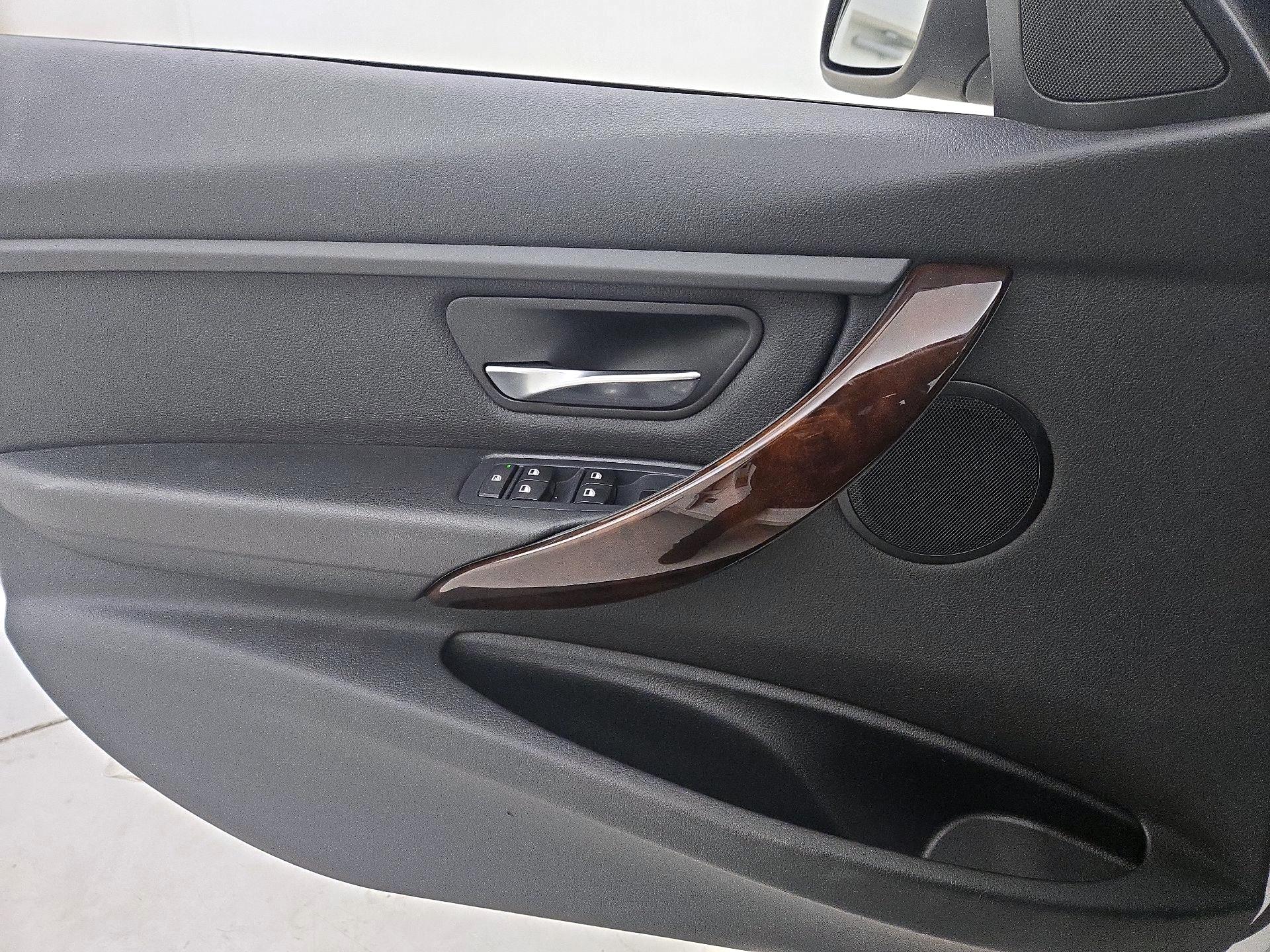 Thumbnail: 2014 BMW 3 Series - 12