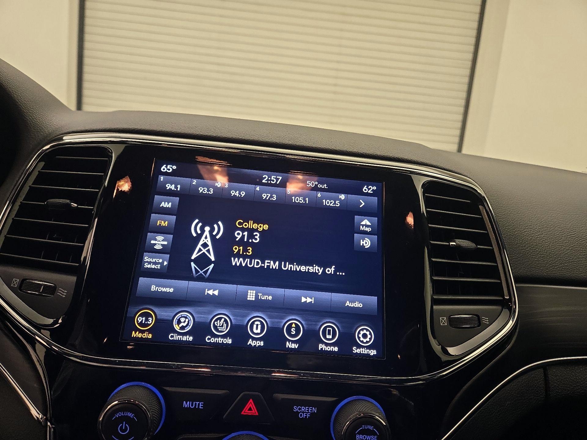 Thumbnail: 2021 Jeep Grand Cherokee - 14