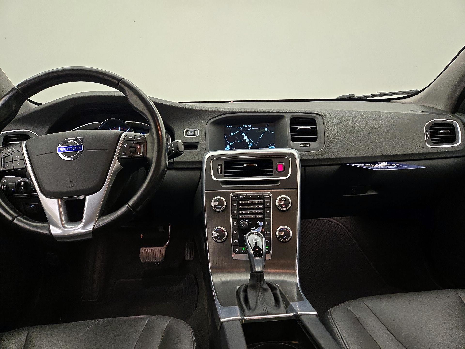 Thumbnail: 2016 Volvo S60 - 9