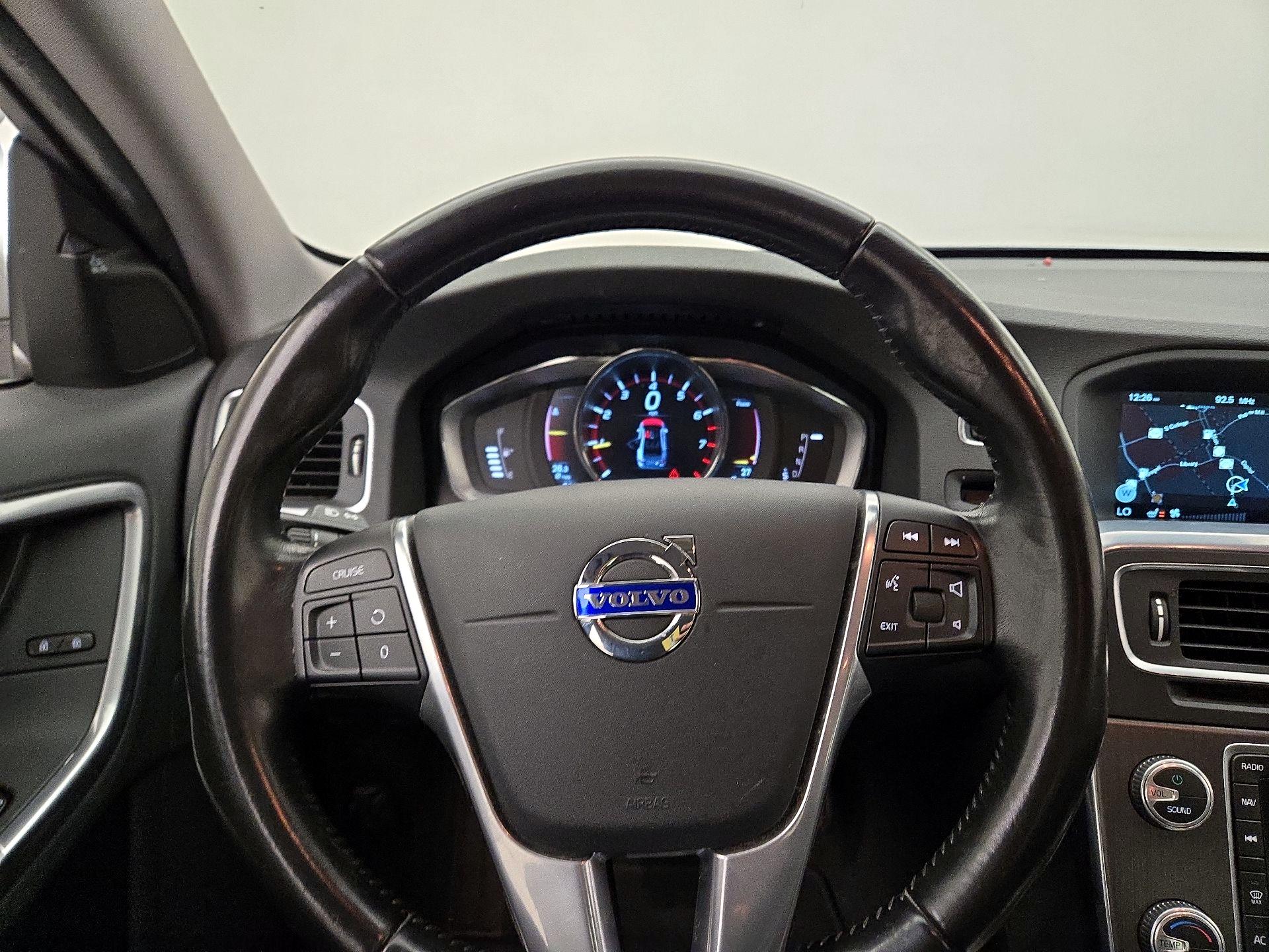 Thumbnail: 2016 Volvo S60 - 10