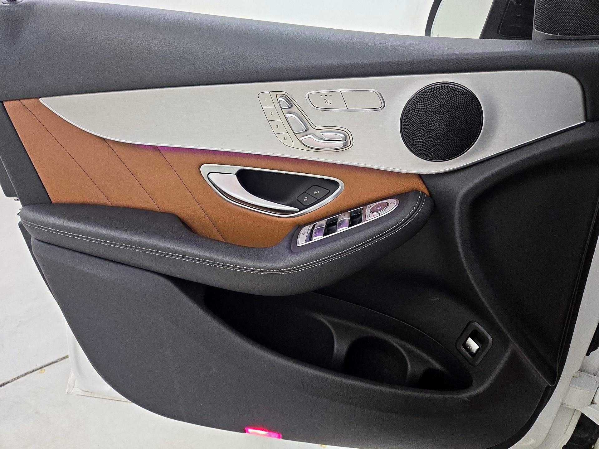 Thumbnail: 2022 Mercedes-Benz GLC - 12